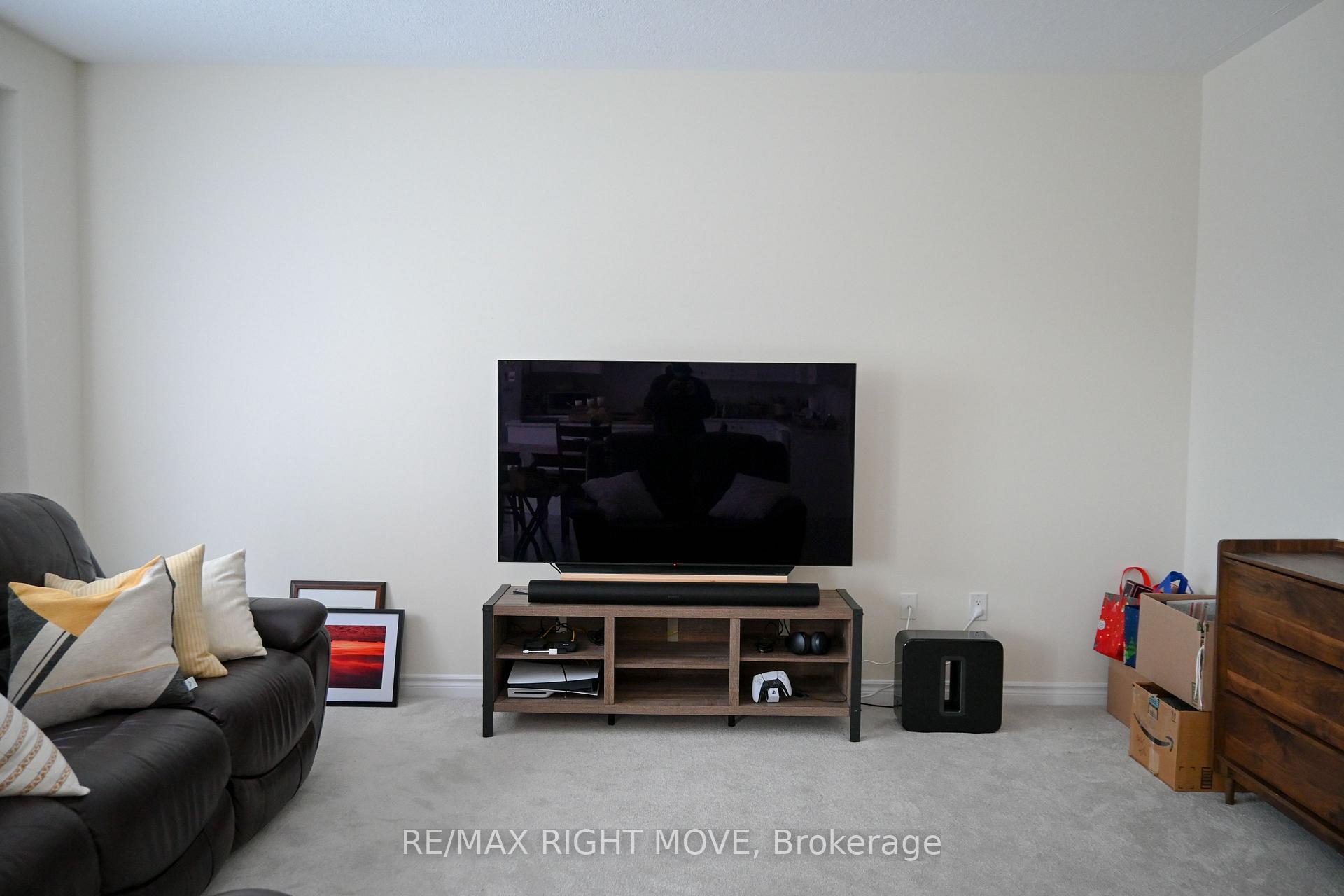 Photo 7 of 73 Atlantis Drive, Orillia — HOMEH
