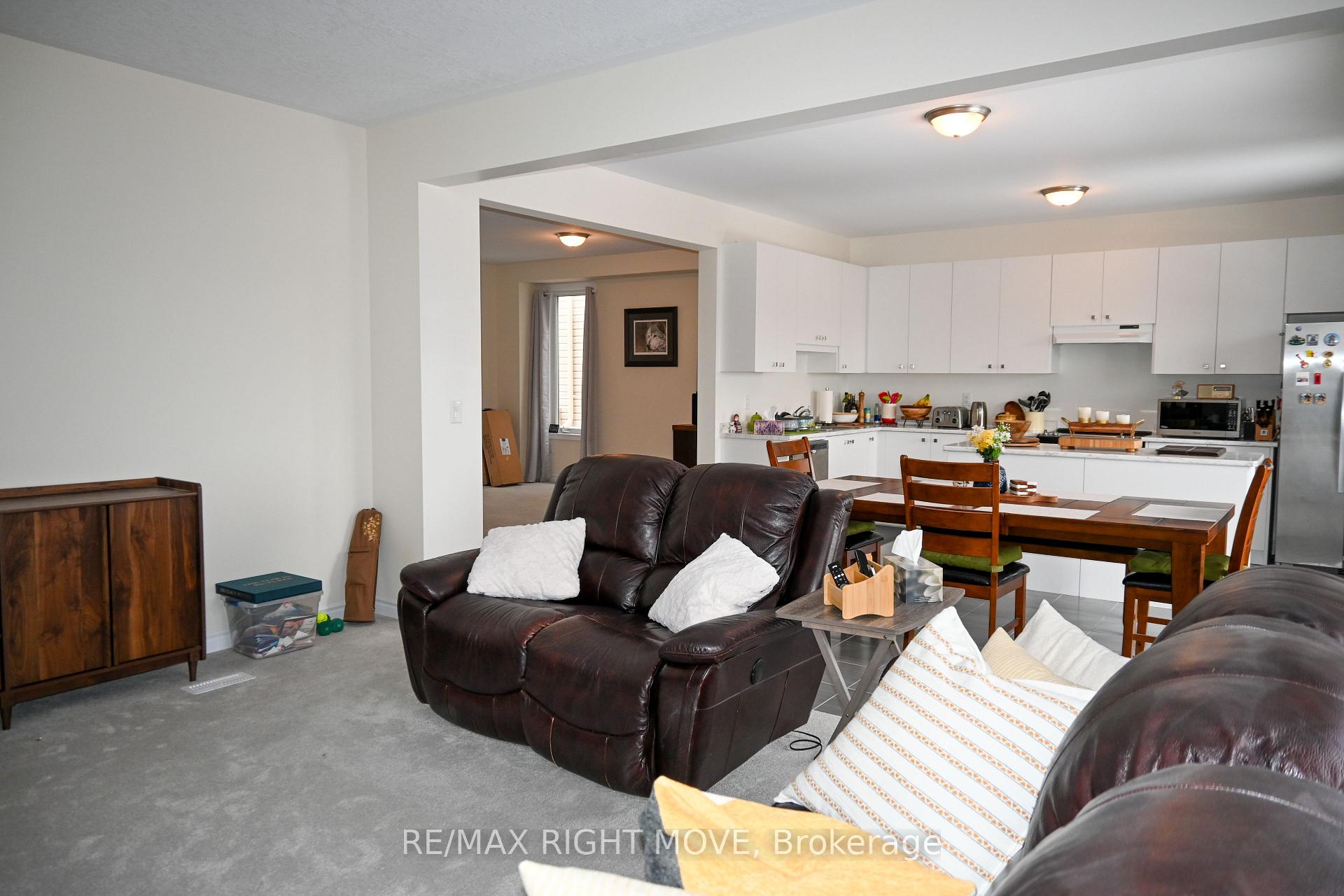 Photo 9 of 73 Atlantis Drive, Orillia — HOMEH