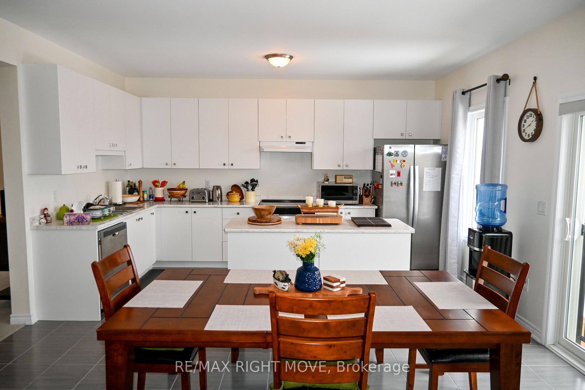 Photo 10 of 73 Atlantis Drive, Orillia — HOMEH
