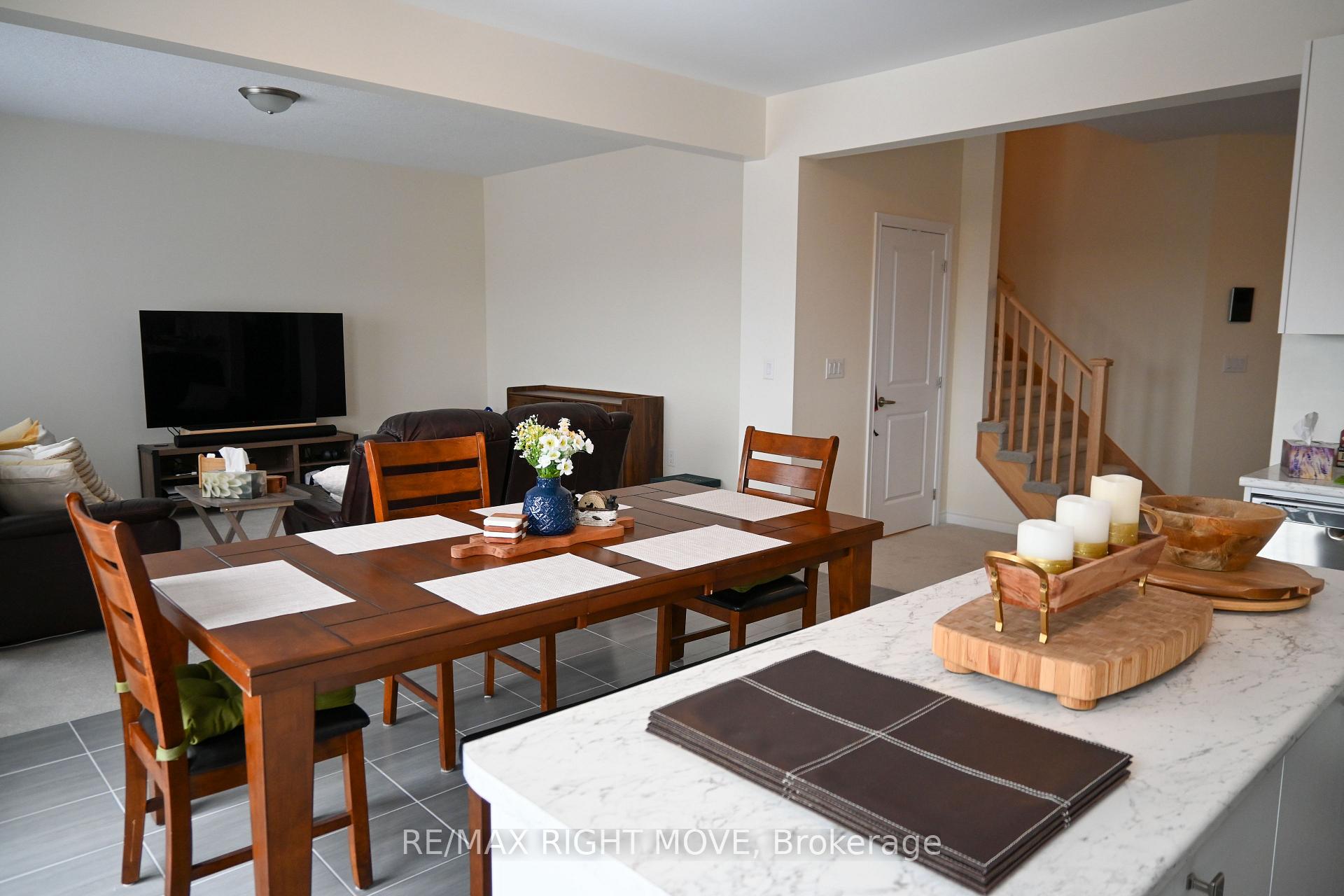 Photo 11 of 73 Atlantis Drive, Orillia — HOMEH