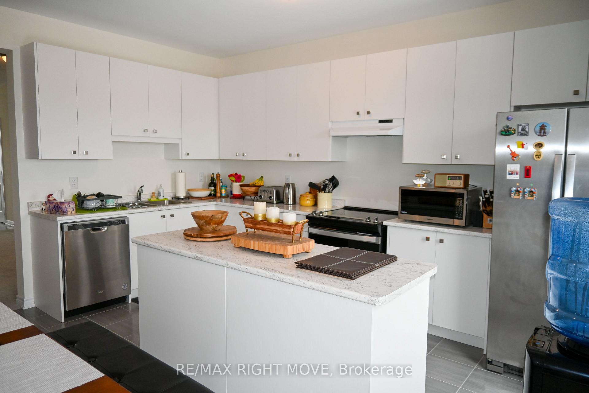 Photo 13 of 73 Atlantis Drive, Orillia — HOMEH