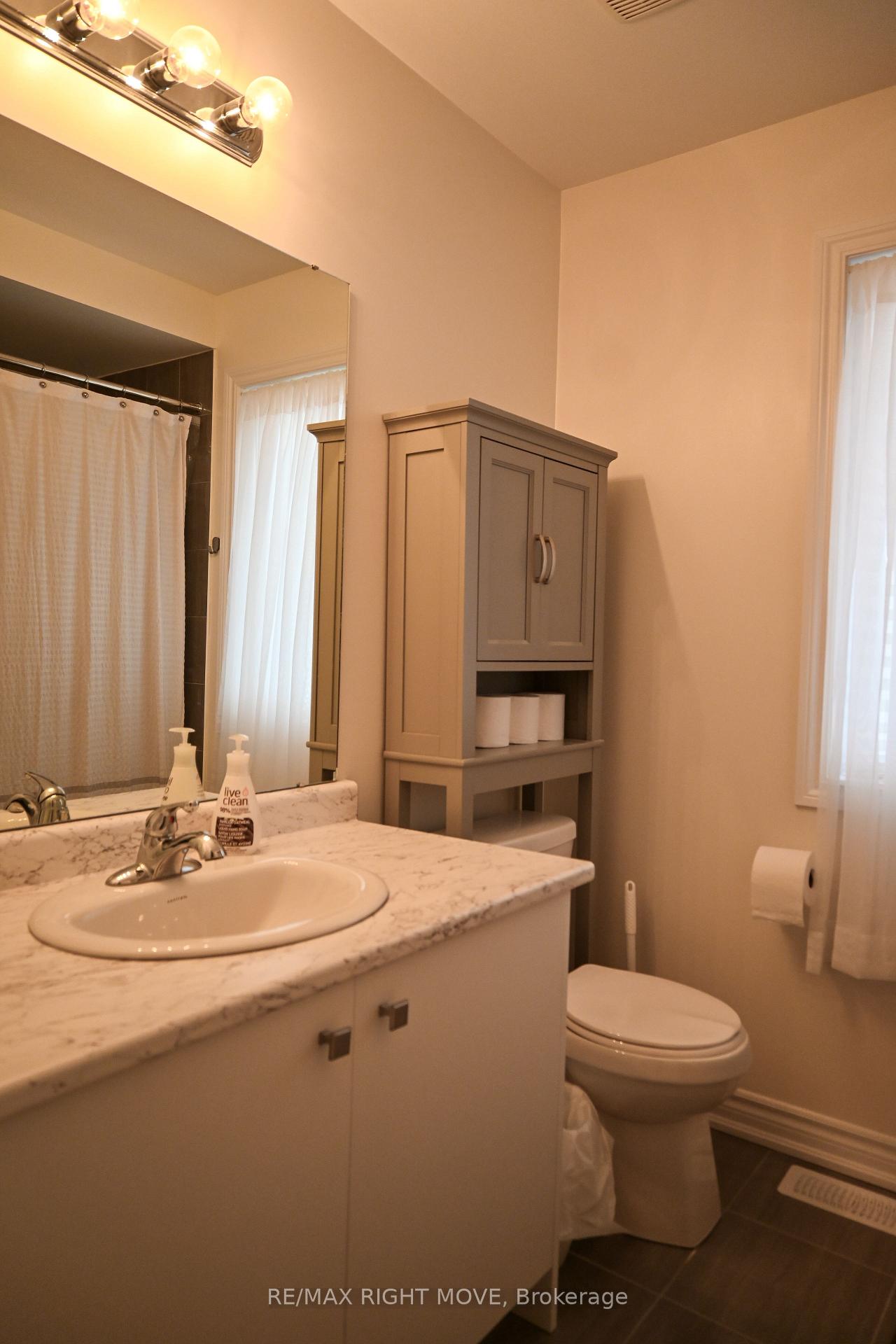 Photo 26 of 73 Atlantis Drive, Orillia — HOMEH