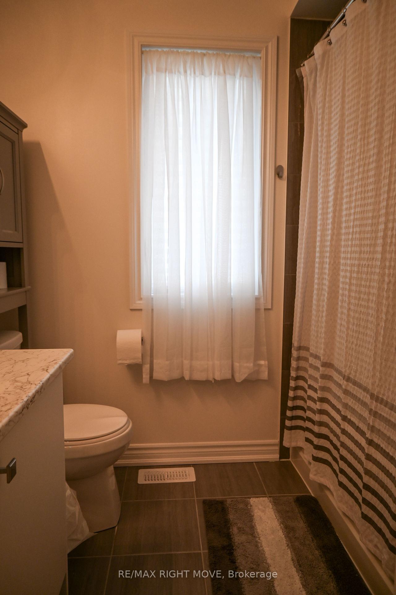 Photo 27 of 73 Atlantis Drive, Orillia — HOMEH