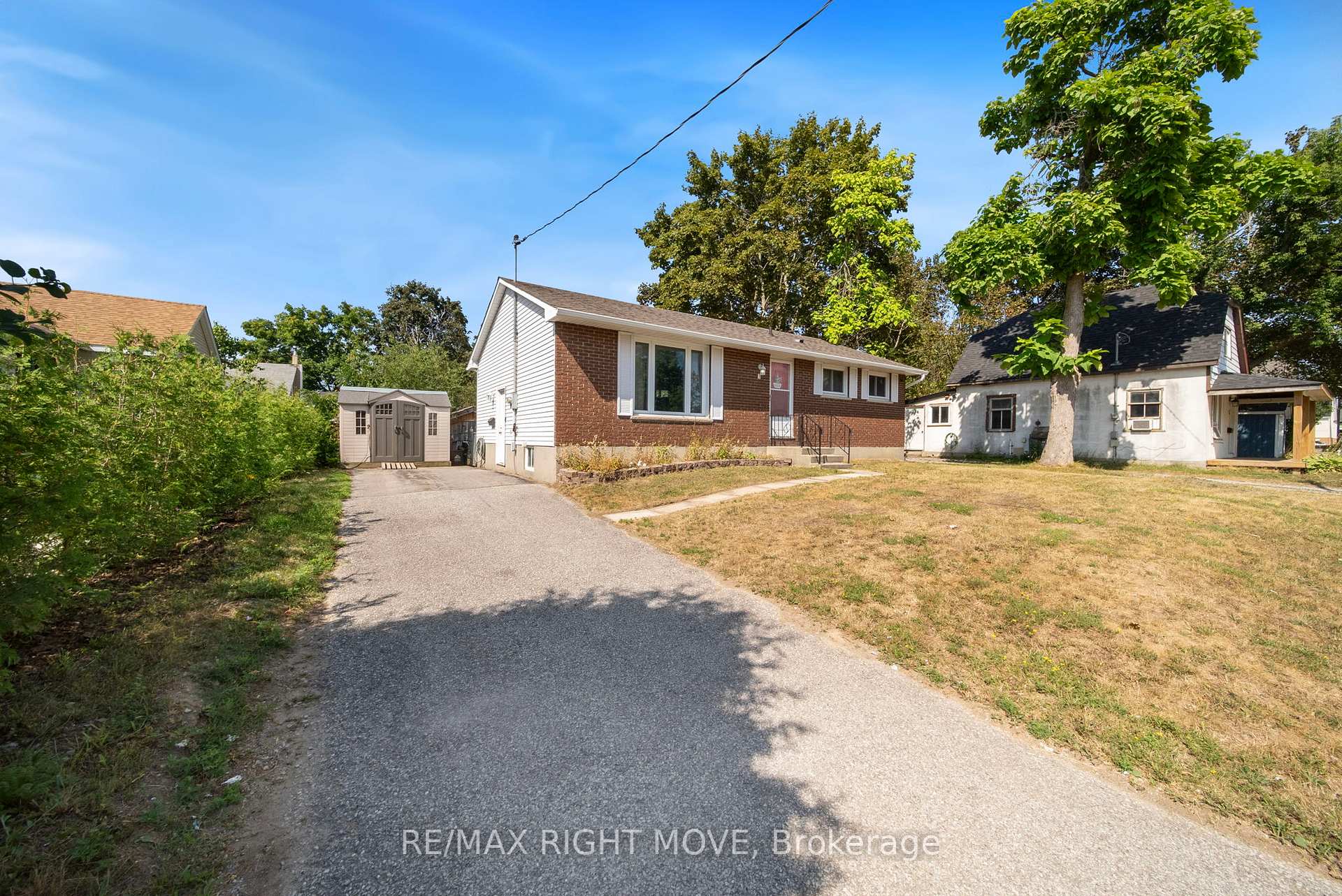 Photo 3 of 3 Westmount Drive N, Orillia — HOMEH