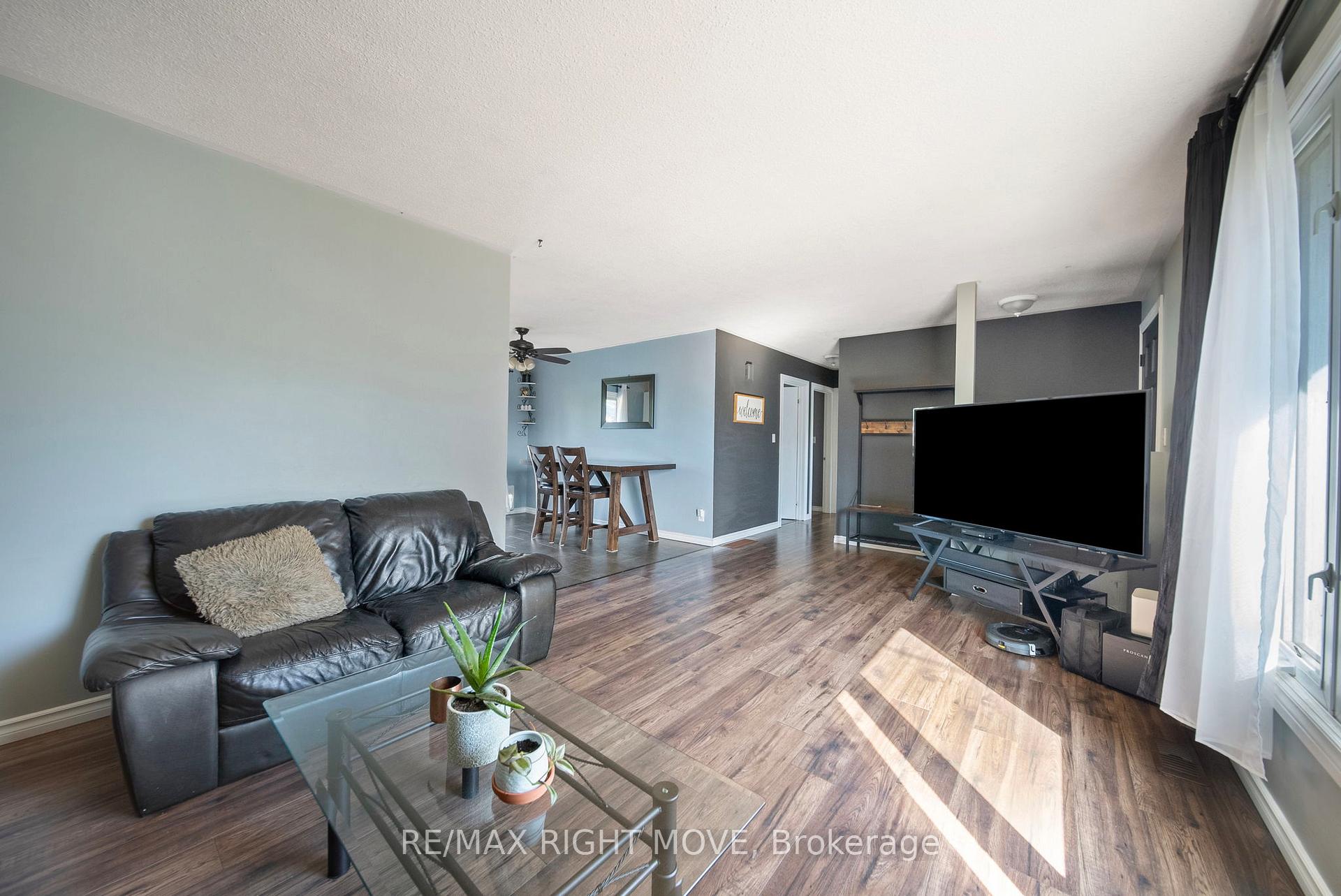 Photo 8 of 3 Westmount Drive N, Orillia — HOMEH