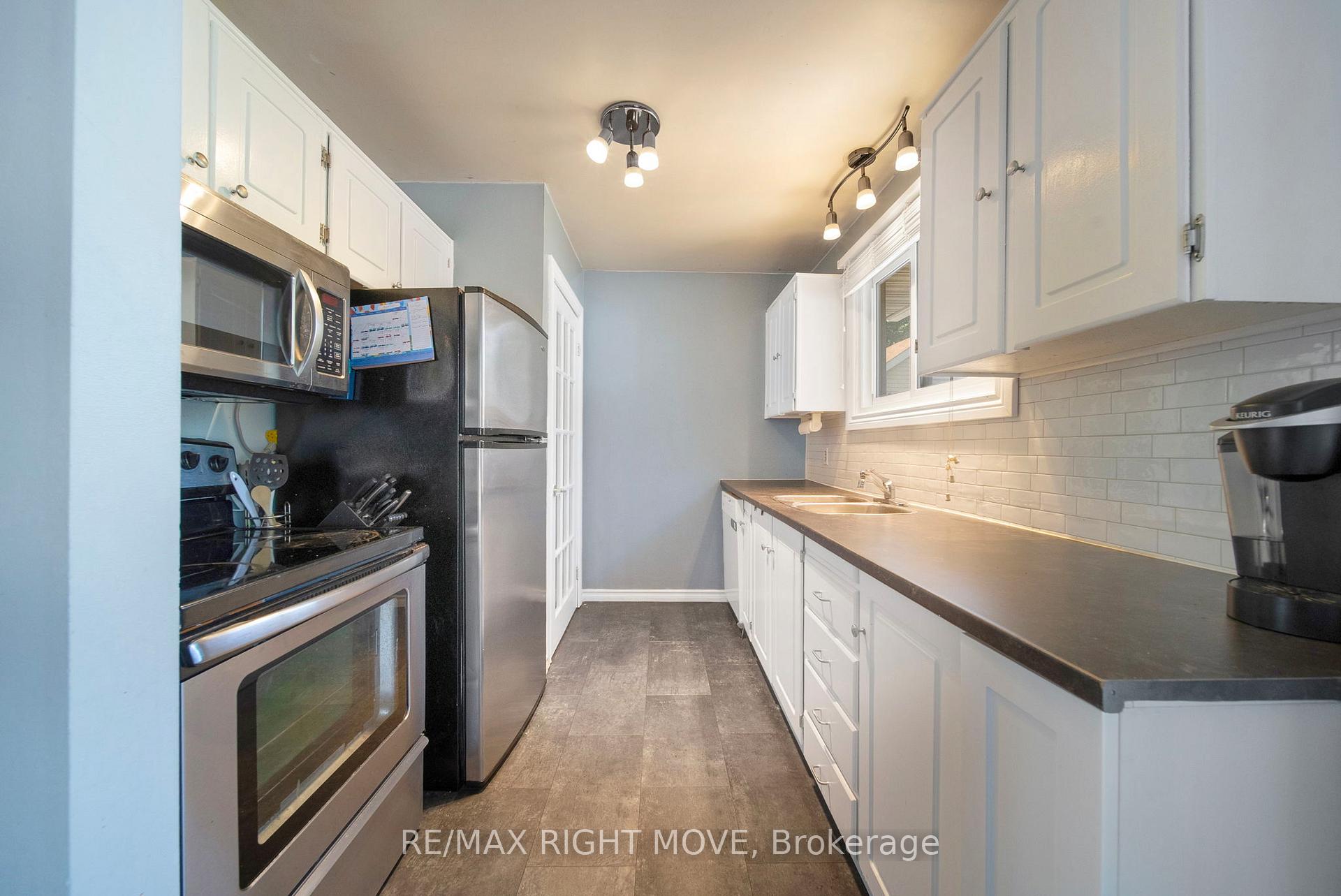 Photo 12 of 3 Westmount Drive N, Orillia — HOMEH