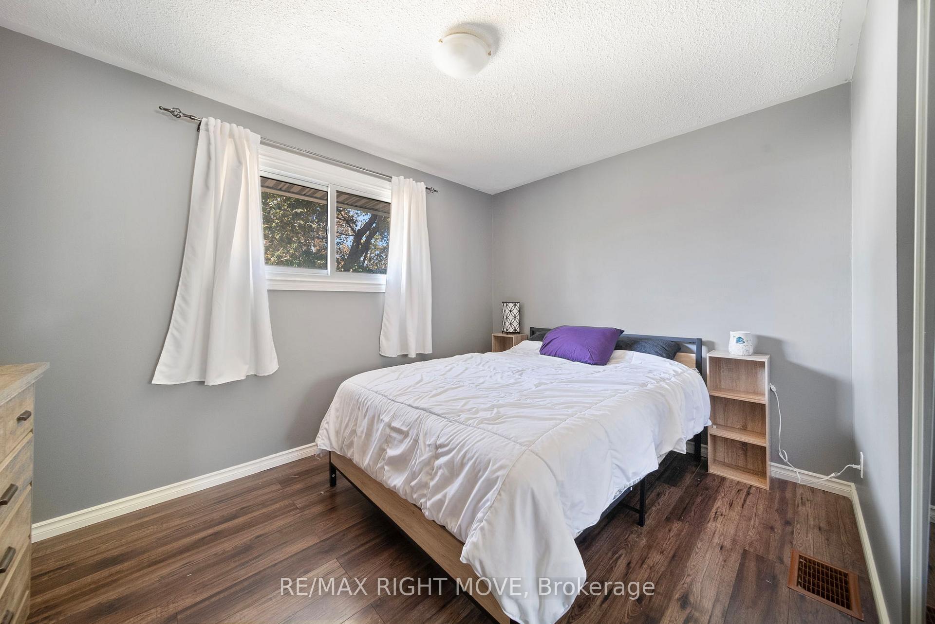 Photo 15 of 3 Westmount Drive N, Orillia — HOMEH