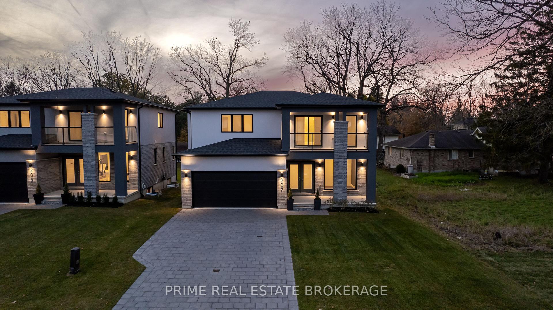 Photo 2 of 207 Eagle Street, North Middlesex, Parkhill — HOMEH
