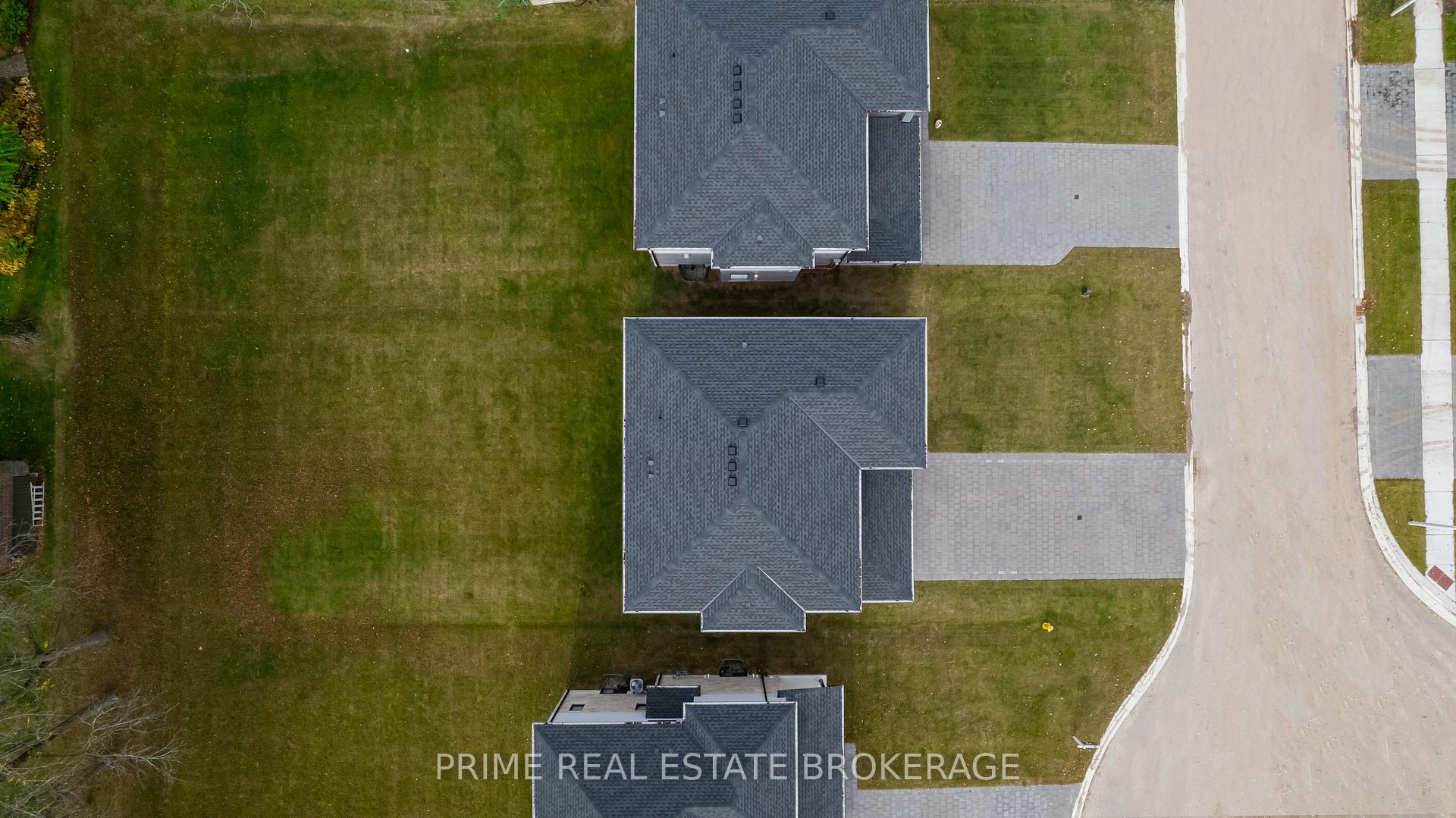 Photo 3 of 207 Eagle Street, North Middlesex, Parkhill — HOMEH