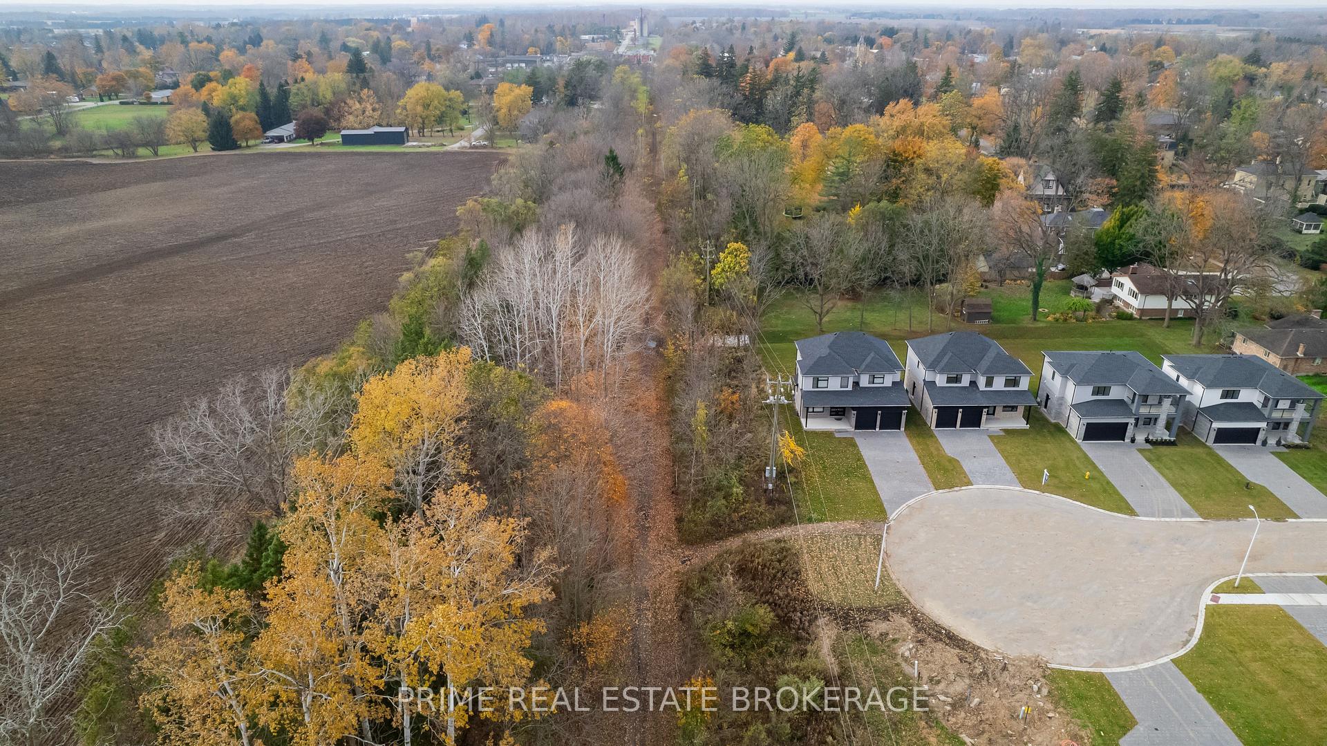 Photo 4 of 207 Eagle Street, North Middlesex, Parkhill — HOMEH