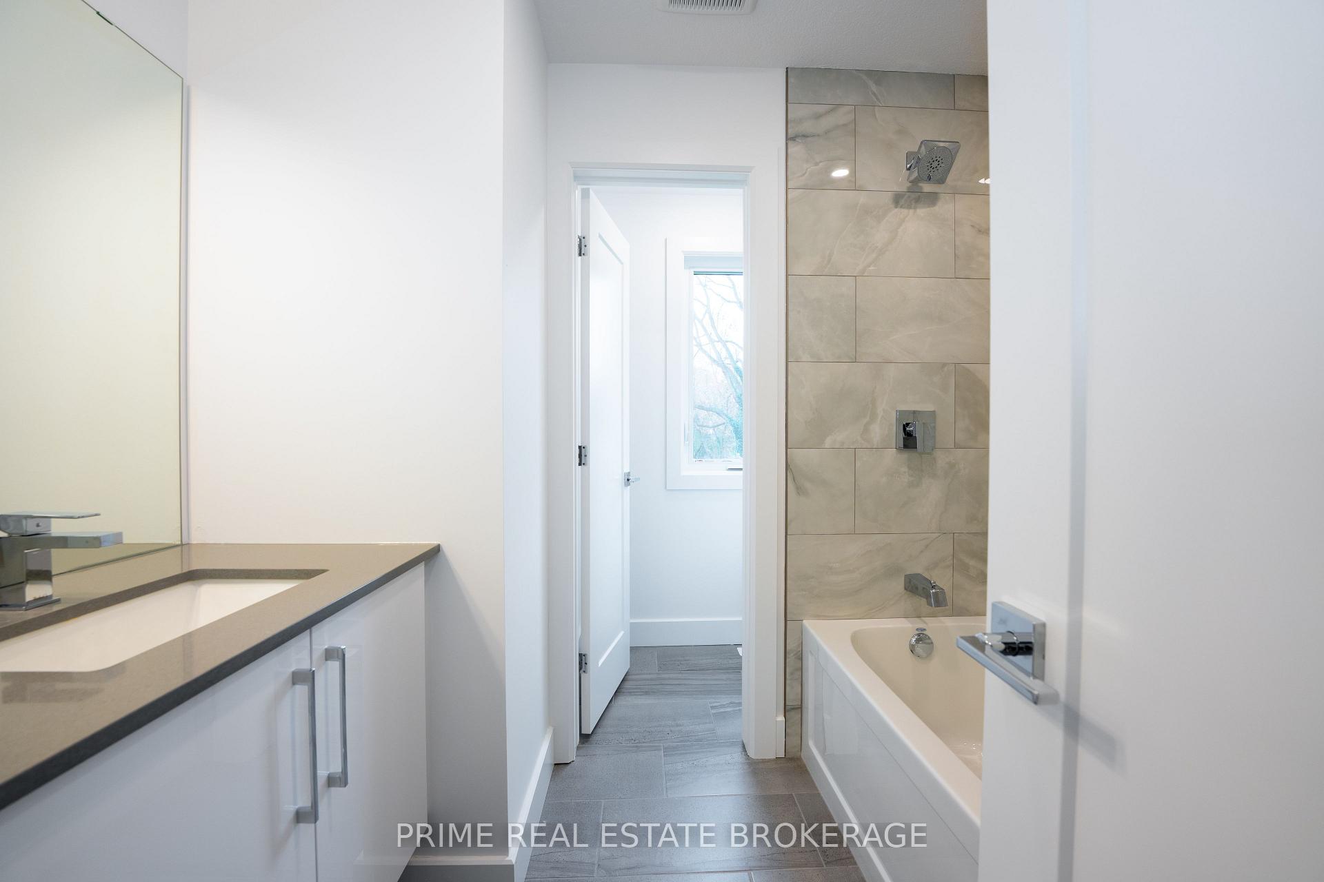 Photo 26 of 207 Eagle Street, North Middlesex, Parkhill — HOMEH