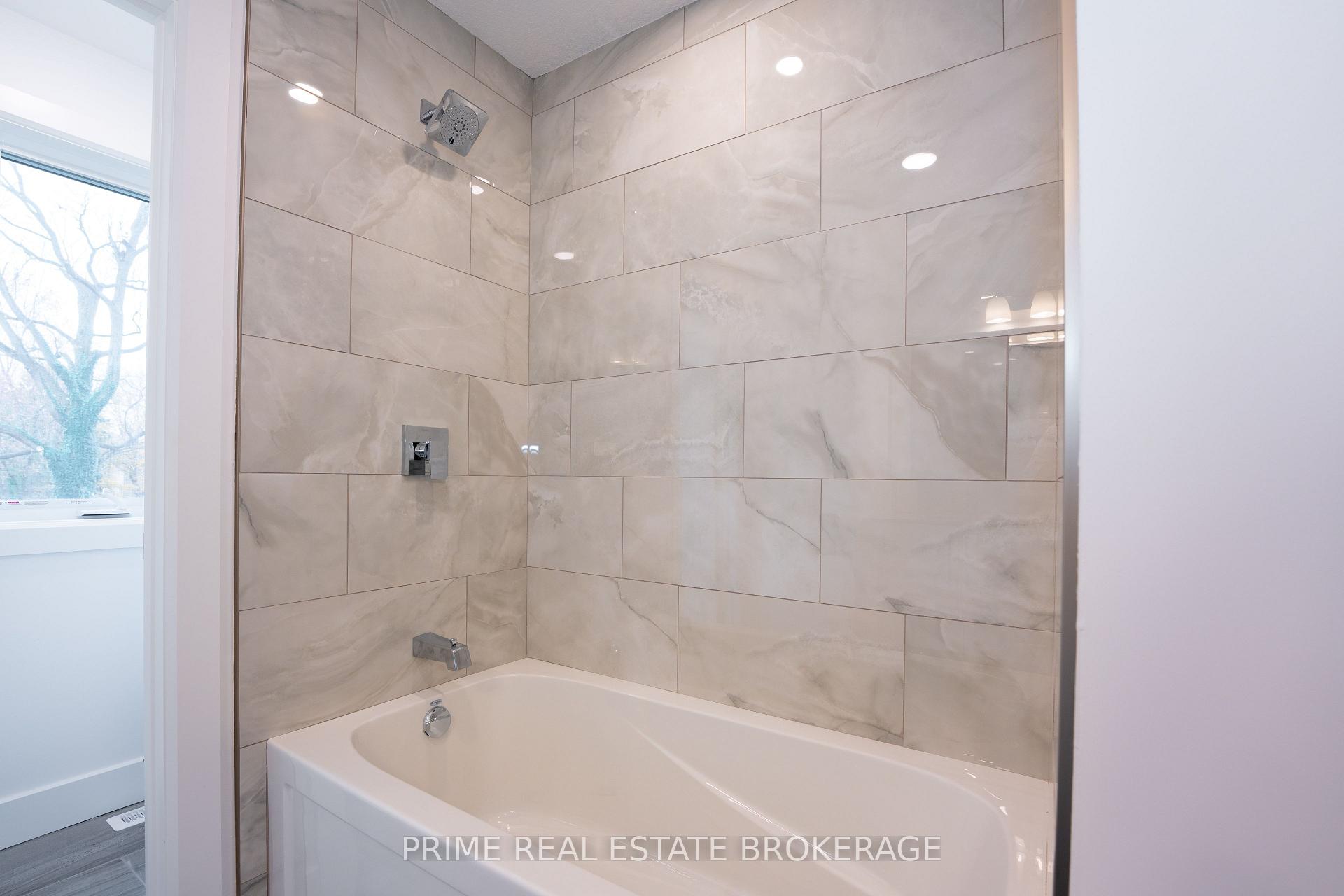 Photo 28 of 207 Eagle Street, North Middlesex, Parkhill — HOMEH