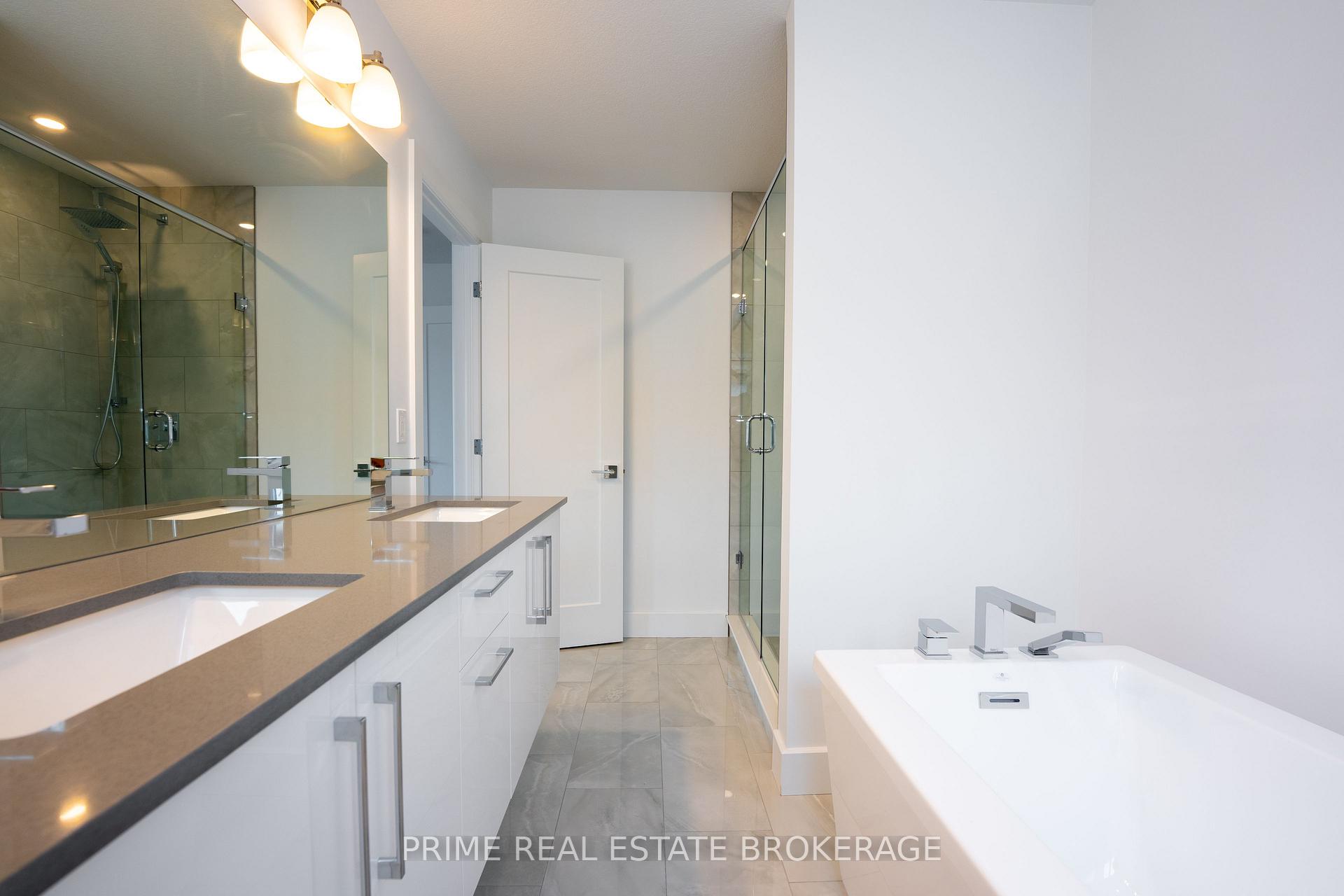 Photo 33 of 207 Eagle Street, North Middlesex, Parkhill — HOMEH