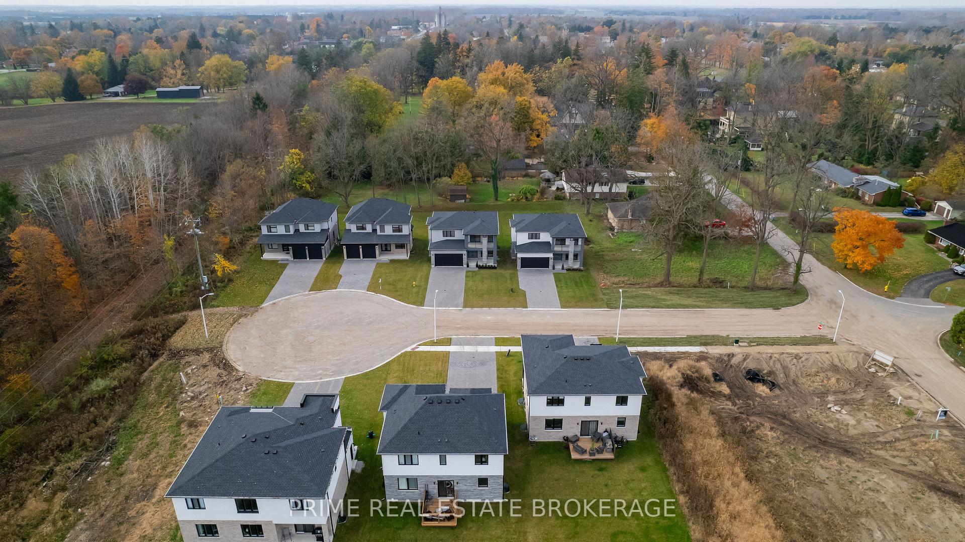 Photo 35 of 207 Eagle Street, North Middlesex, Parkhill — HOMEH