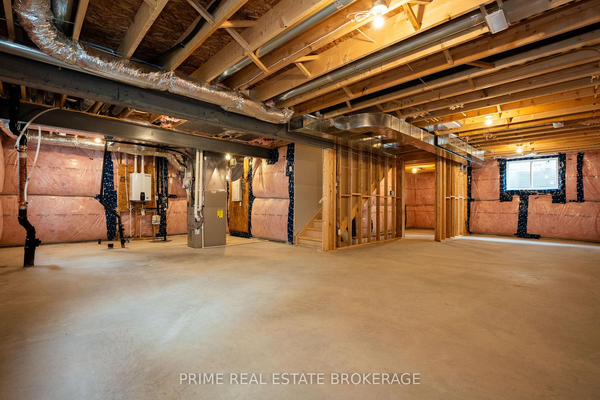 Photo 38 of 207 Eagle Street, North Middlesex, Parkhill — HOMEH