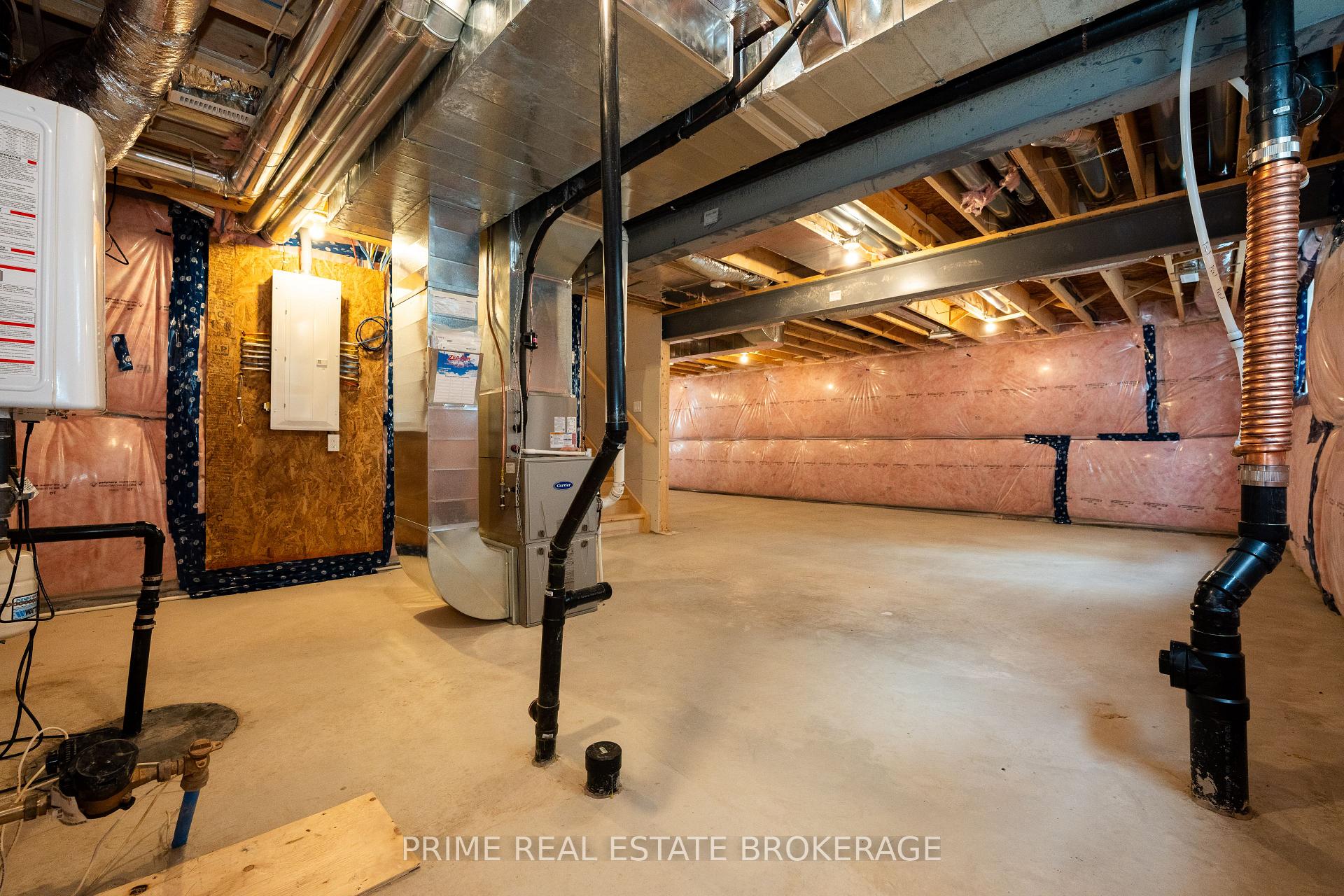 Photo 40 of 207 Eagle Street, North Middlesex, Parkhill — HOMEH