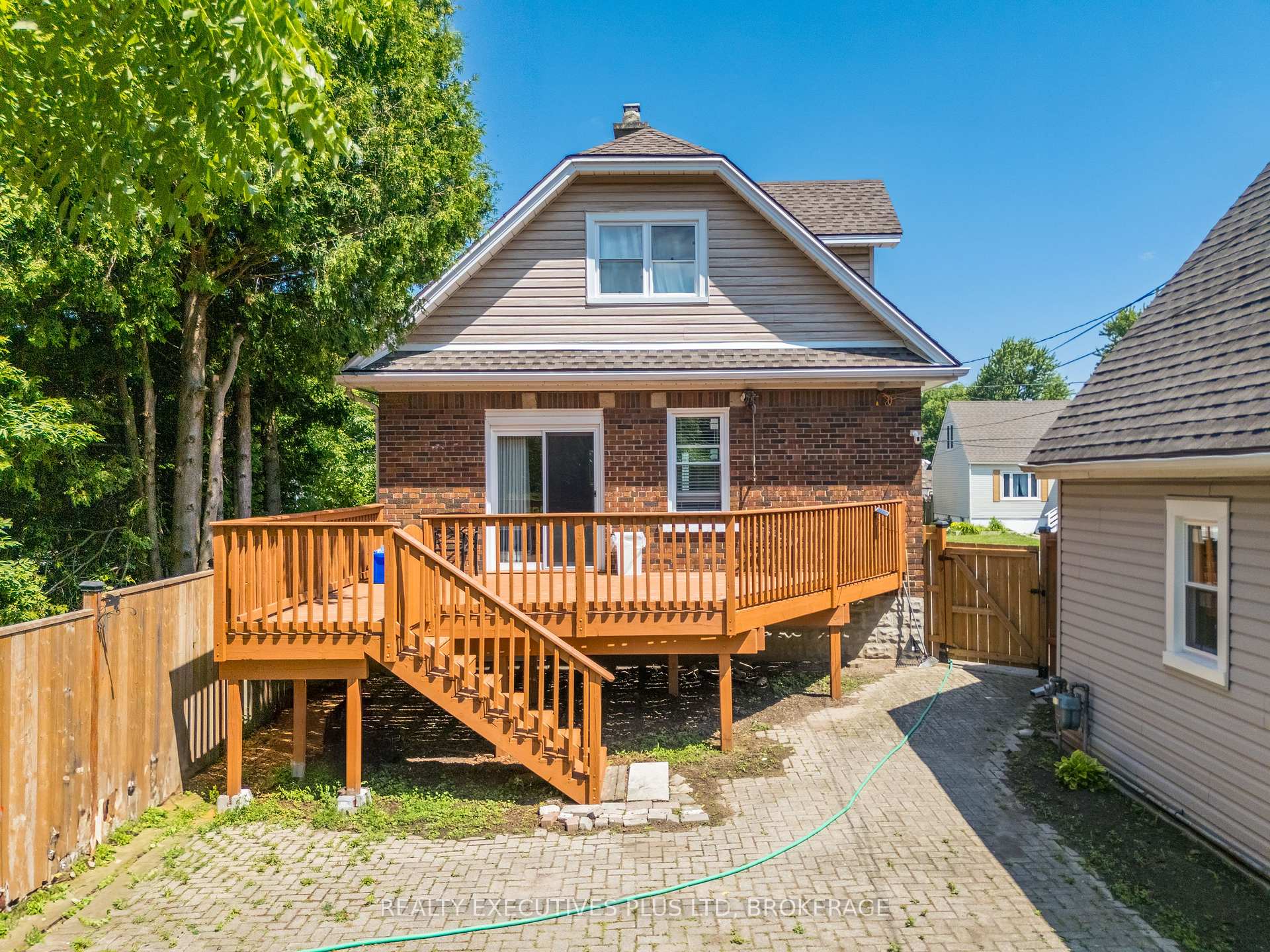 Photo 6 of 5352 Stamford Street, Niagara Falls, Cherrywood — HOMEH