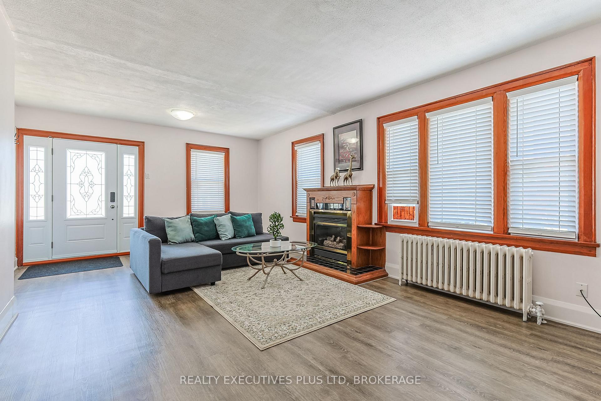 Photo 9 of 5352 Stamford Street, Niagara Falls, Cherrywood — HOMEH