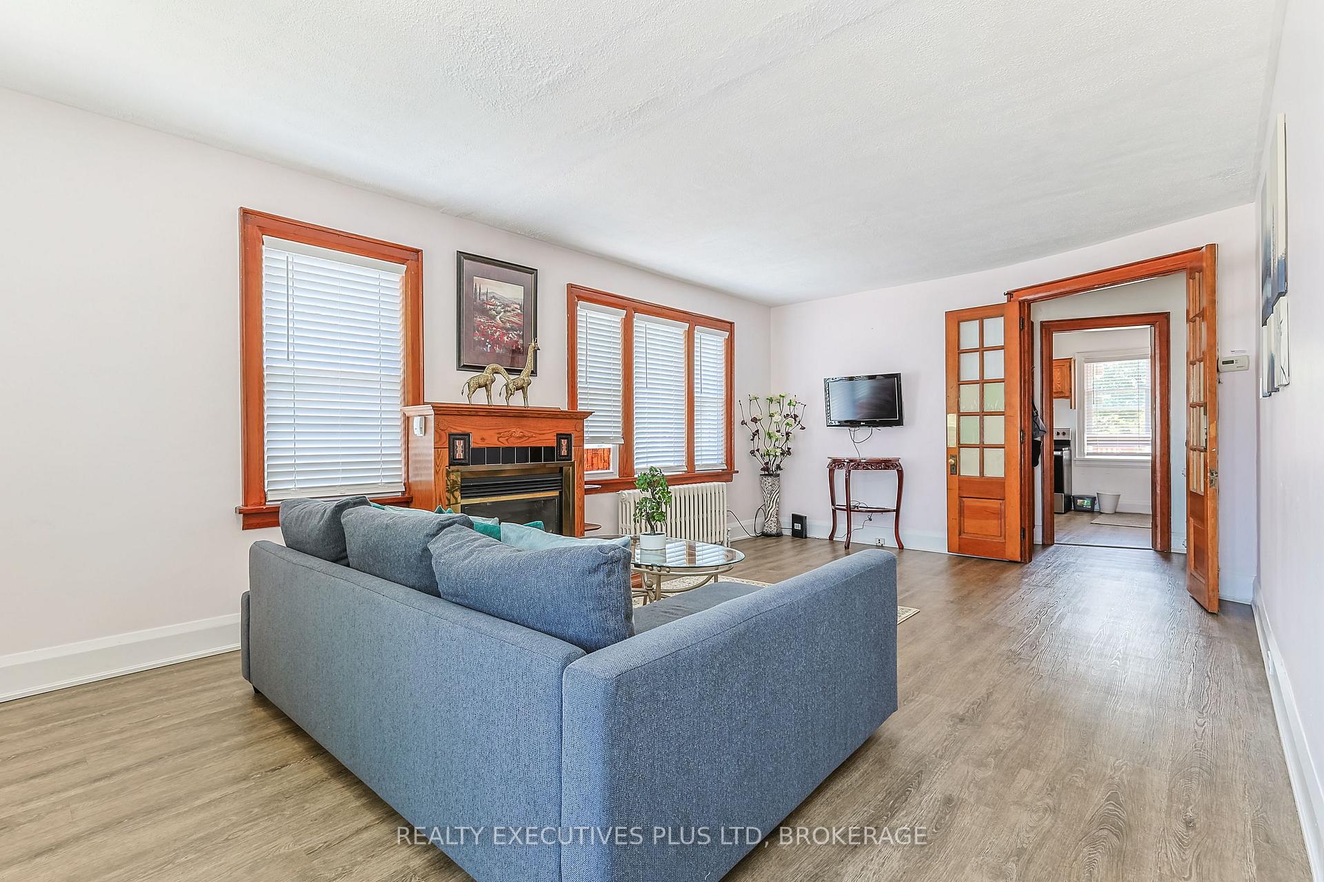 Photo 11 of 5352 Stamford Street, Niagara Falls, Cherrywood — HOMEH