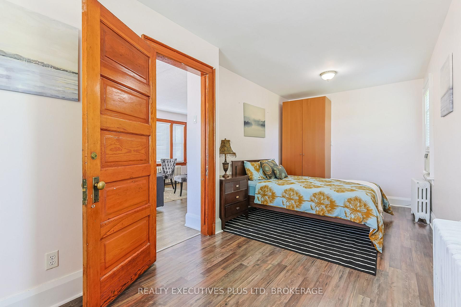 Photo 12 of 5352 Stamford Street, Niagara Falls, Cherrywood — HOMEH