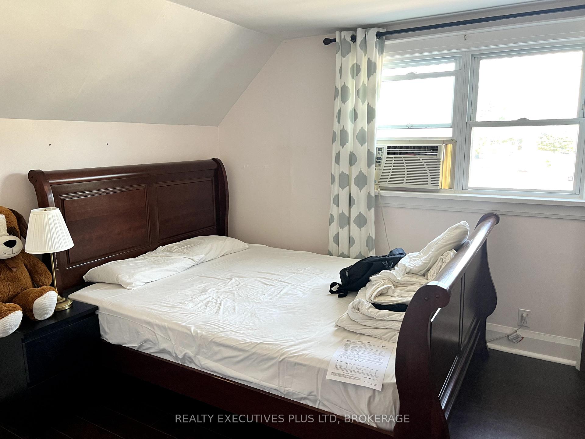 Photo 21 of 5352 Stamford Street, Niagara Falls, Cherrywood — HOMEH