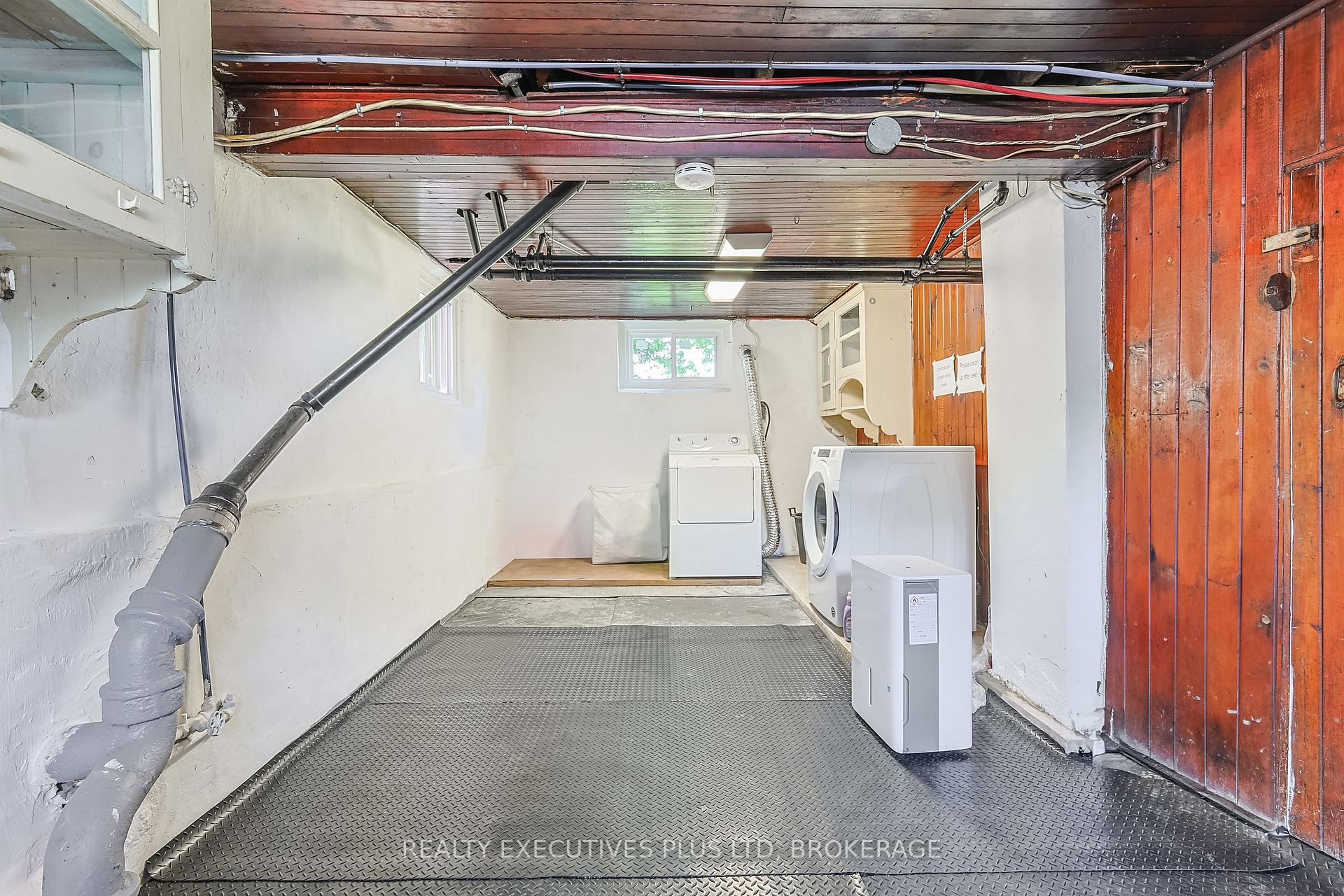 Photo 22 of 5352 Stamford Street, Niagara Falls, Cherrywood — HOMEH