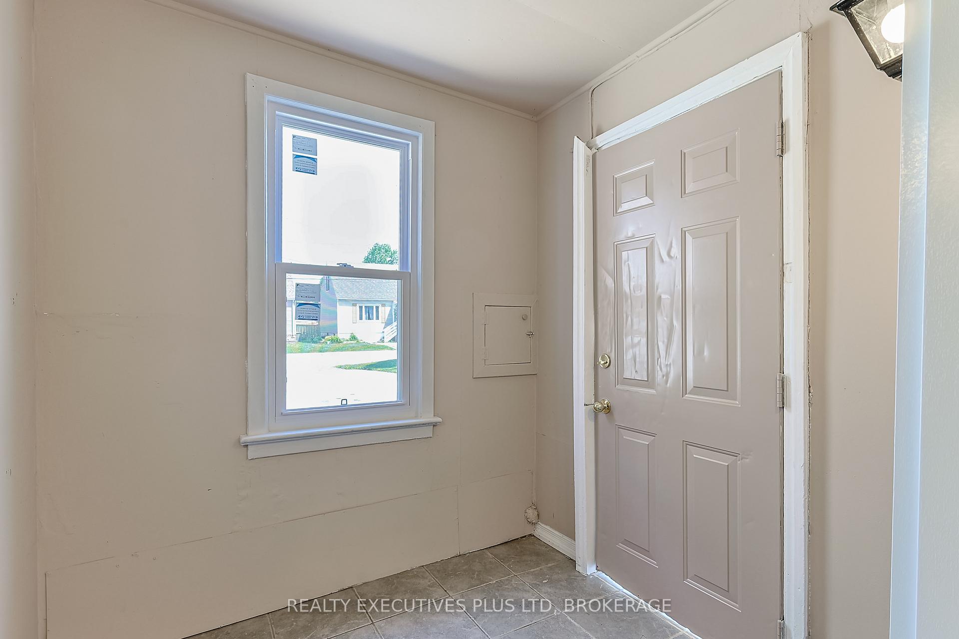 Photo 31 of 5352 Stamford Street, Niagara Falls, Cherrywood — HOMEH