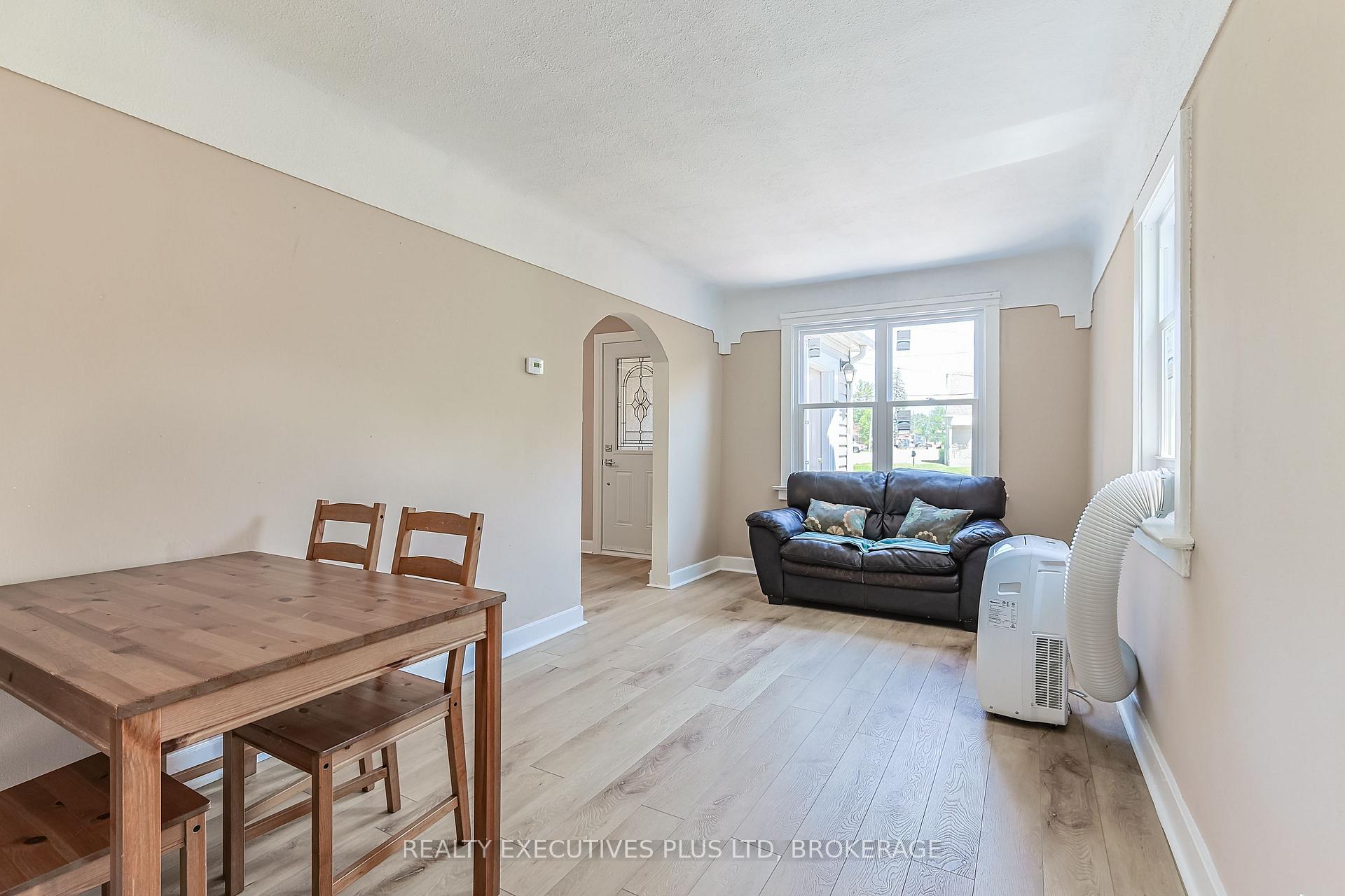 Photo 37 of 5352 Stamford Street, Niagara Falls, Cherrywood — HOMEH