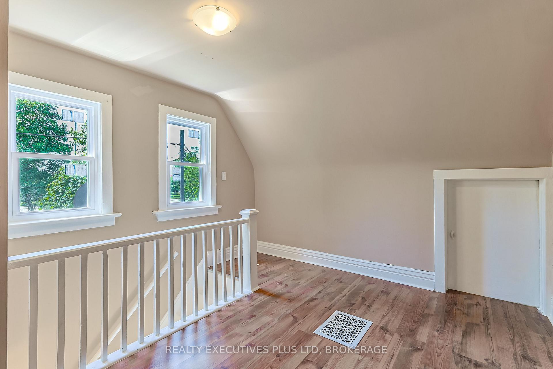 Photo 40 of 5352 Stamford Street, Niagara Falls, Cherrywood — HOMEH