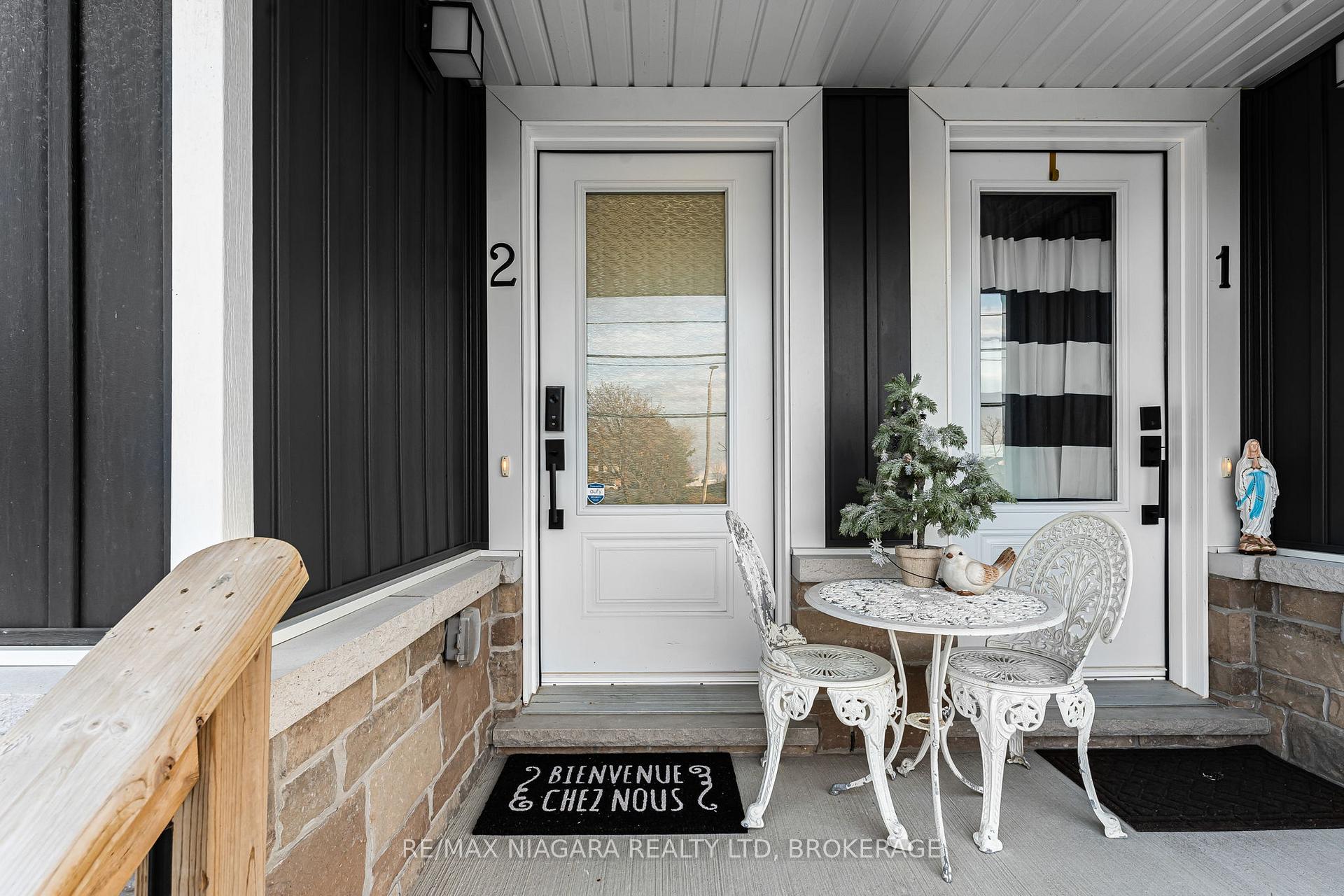 Photo 3 of Unit 2 UPPER, 8196 Mcleod Road, Niagara Falls, Brown — HOMEH