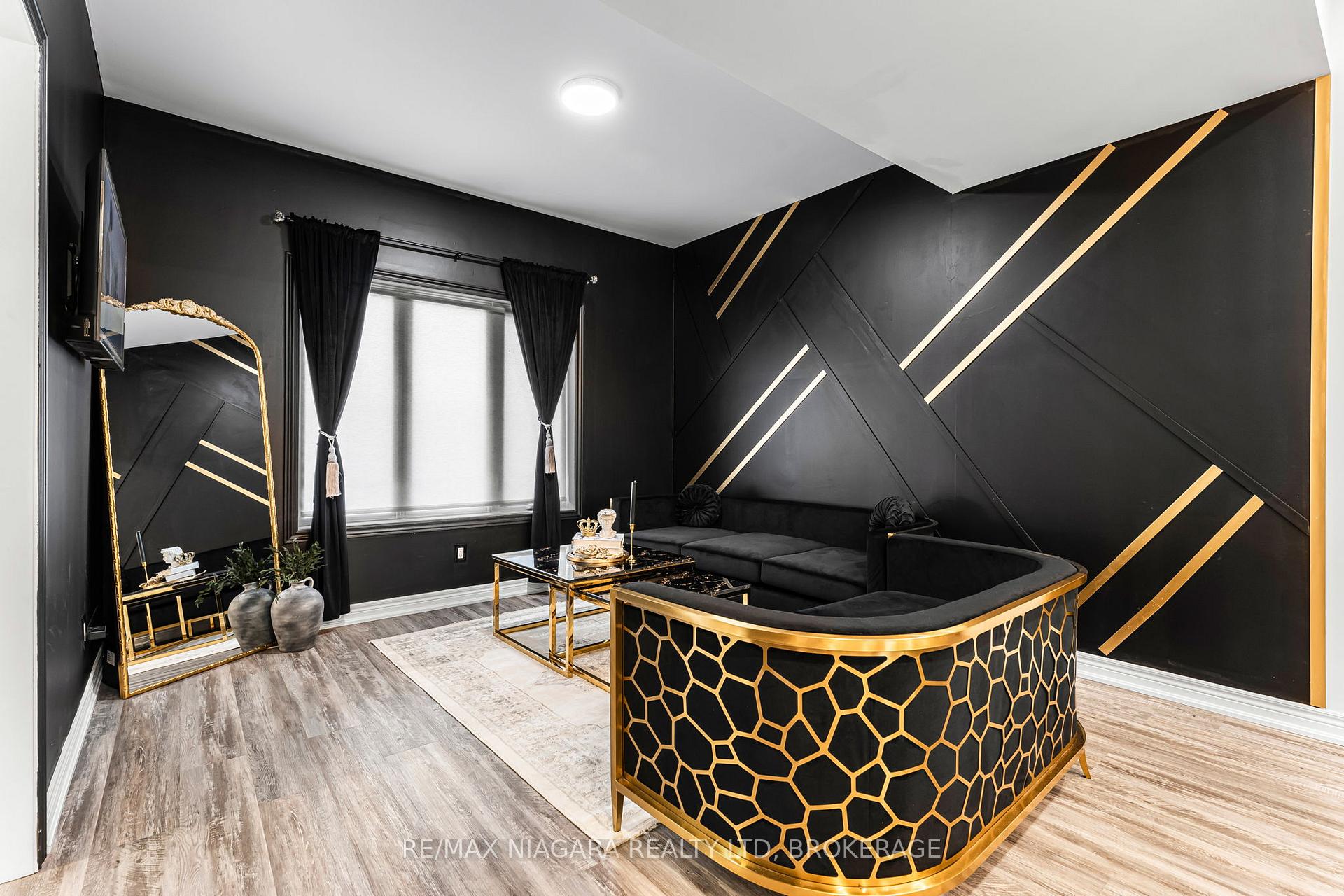 Photo 5 of Unit 2 UPPER, 8196 Mcleod Road, Niagara Falls, Brown — HOMEH