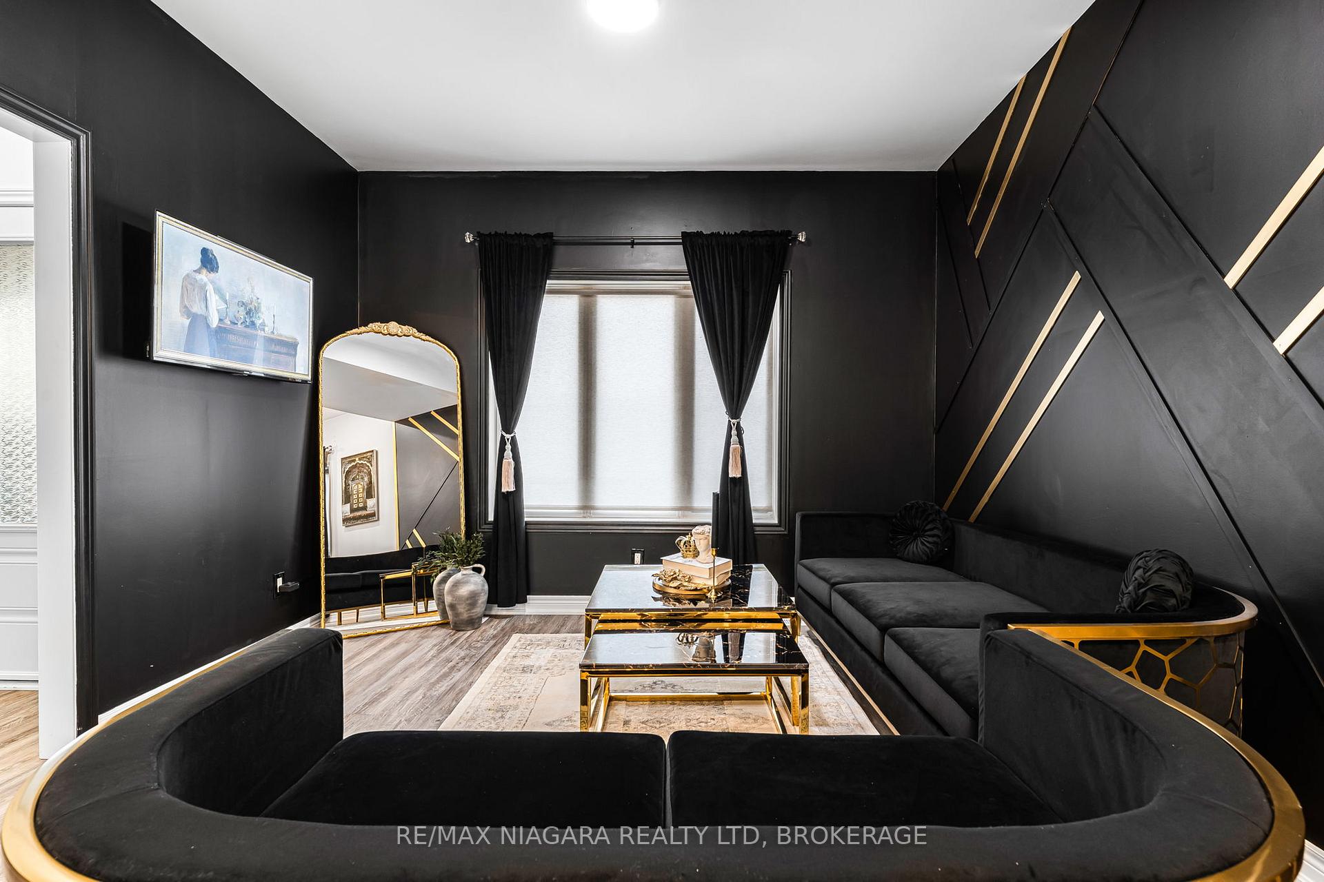 Photo 6 of Unit 2 UPPER, 8196 Mcleod Road, Niagara Falls, Brown — HOMEH