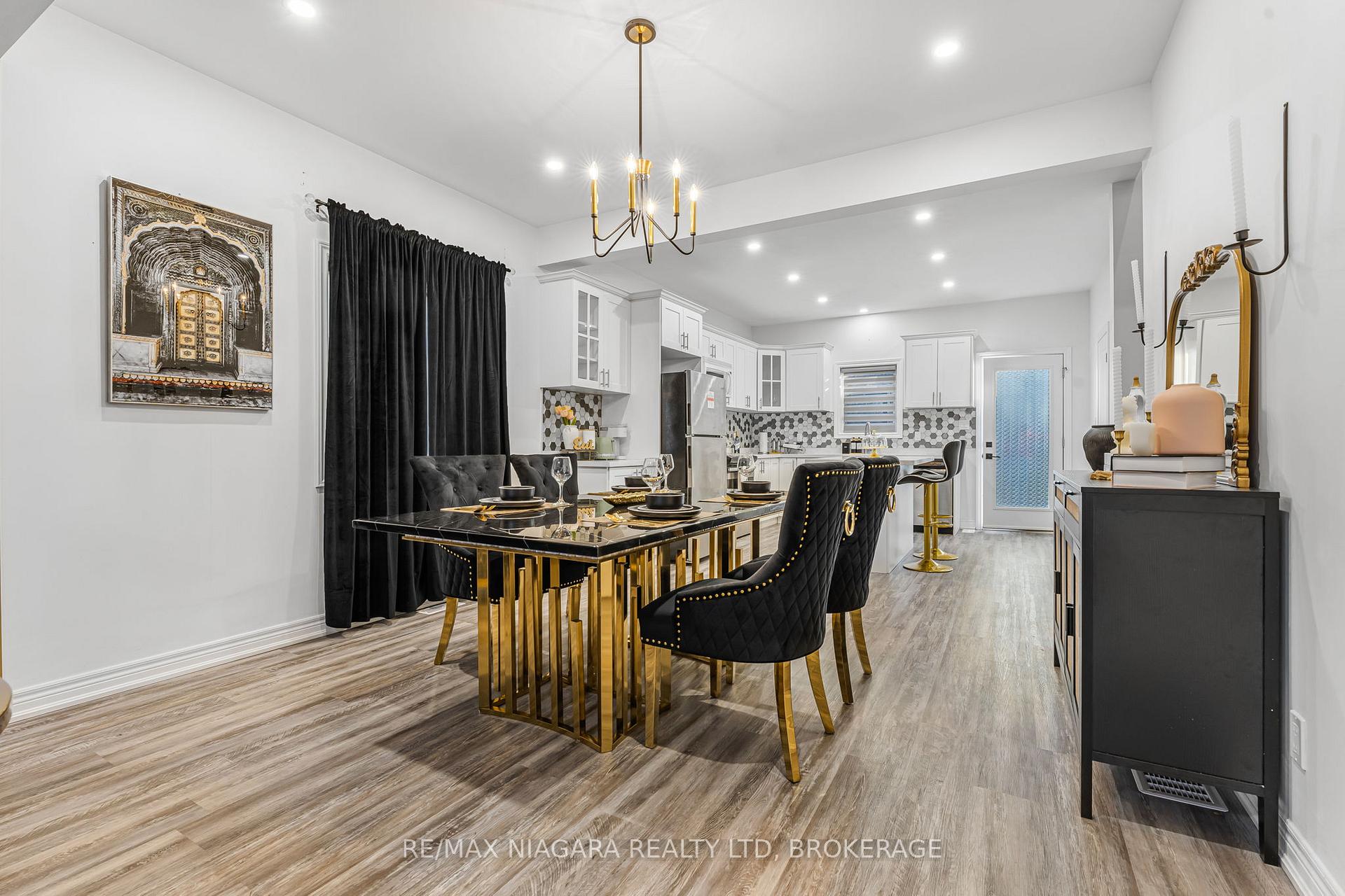 Photo 9 of Unit 2 UPPER, 8196 Mcleod Road, Niagara Falls, Brown — HOMEH