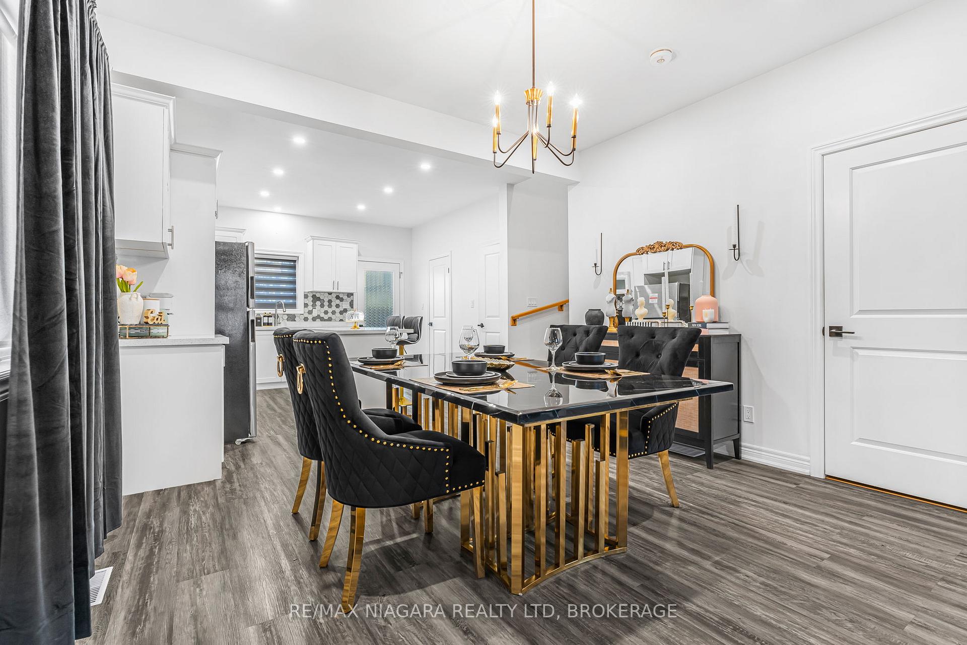 Photo 10 of Unit 2 UPPER, 8196 Mcleod Road, Niagara Falls, Brown — HOMEH