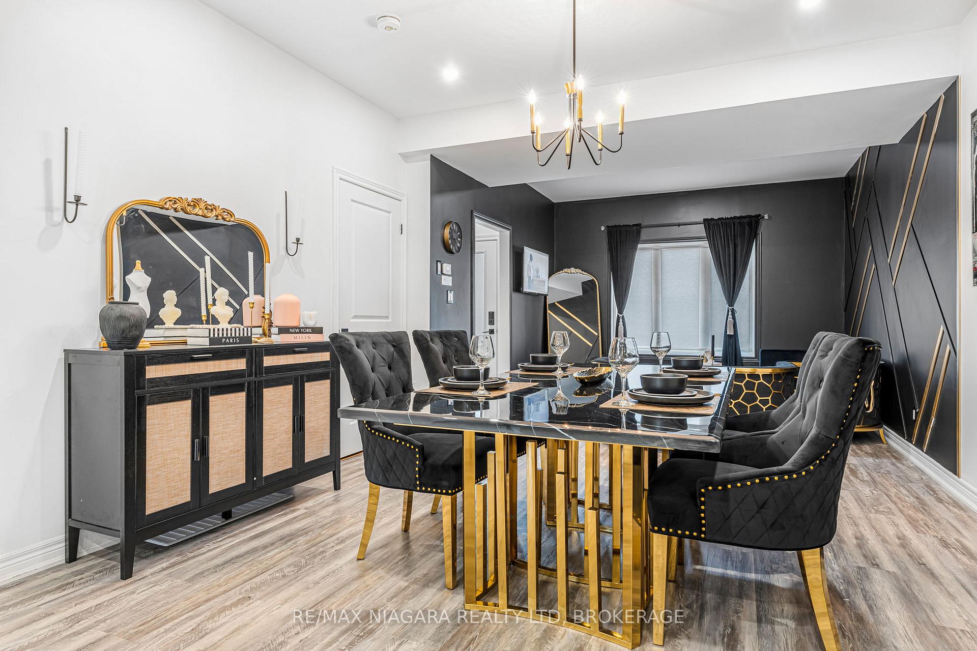 Photo 12 of Unit 2 UPPER, 8196 Mcleod Road, Niagara Falls, Brown — HOMEH