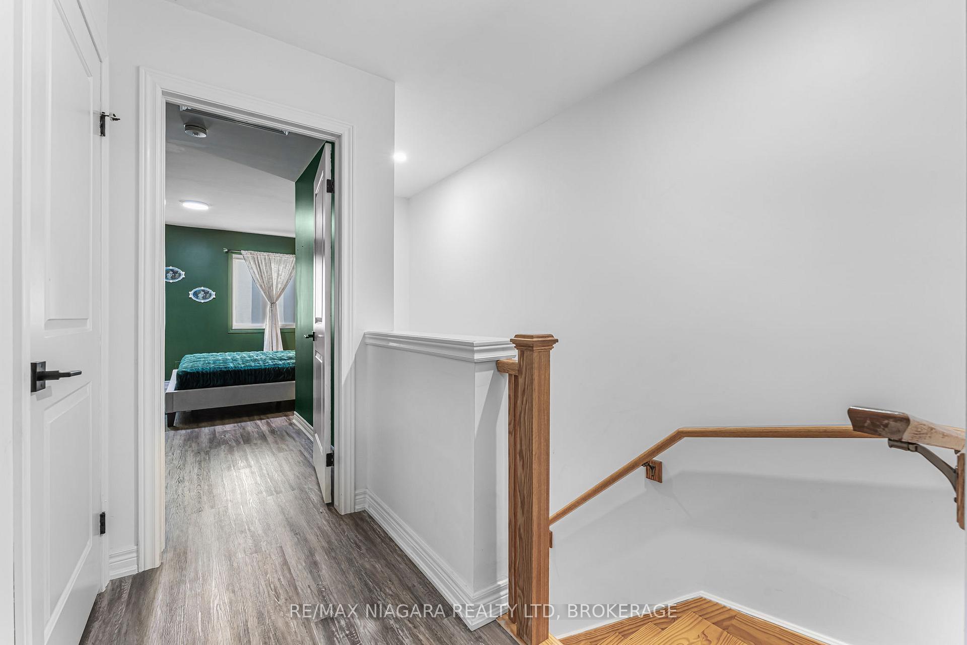 Photo 24 of Unit 2 UPPER, 8196 Mcleod Road, Niagara Falls, Brown — HOMEH