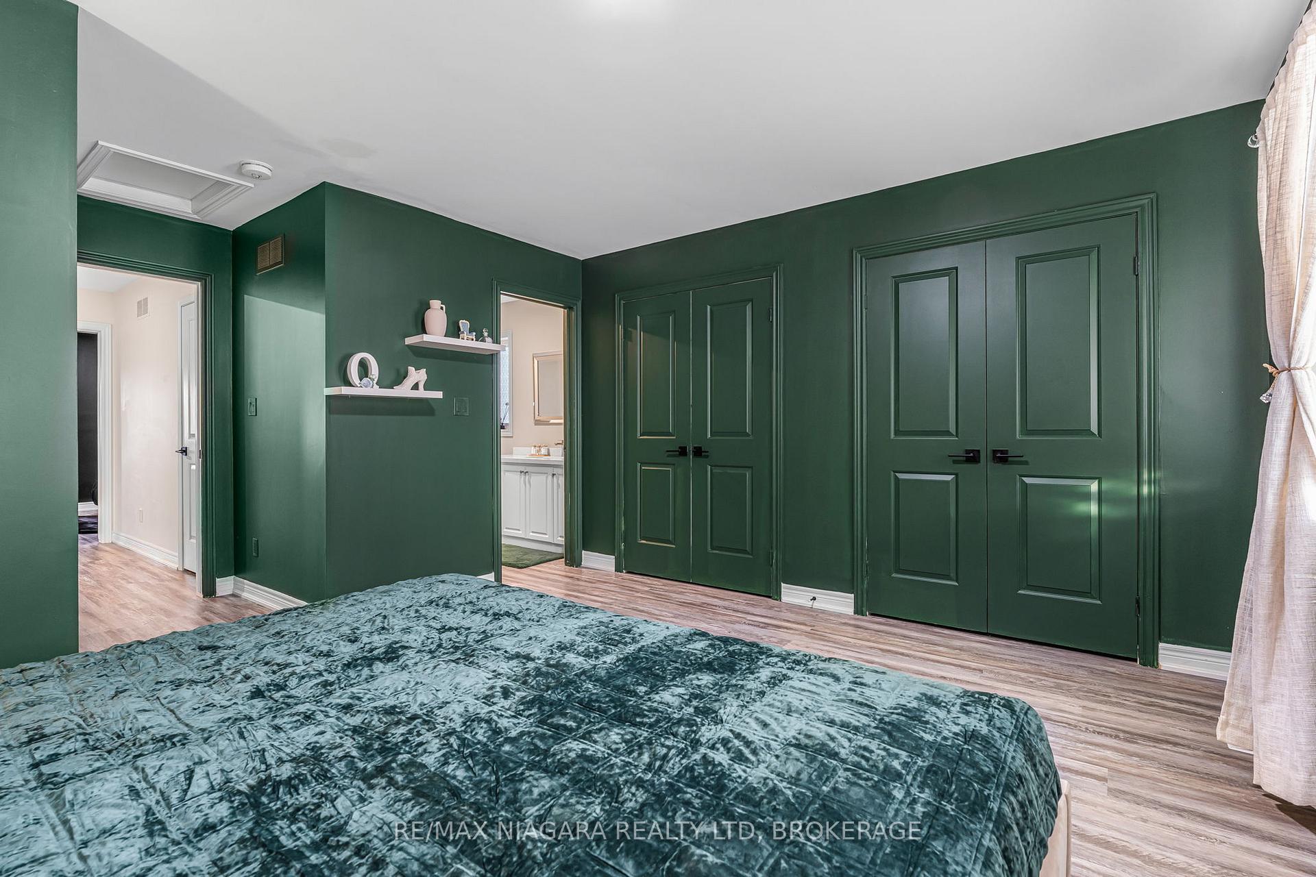 Photo 29 of Unit 2 UPPER, 8196 Mcleod Road, Niagara Falls, Brown — HOMEH