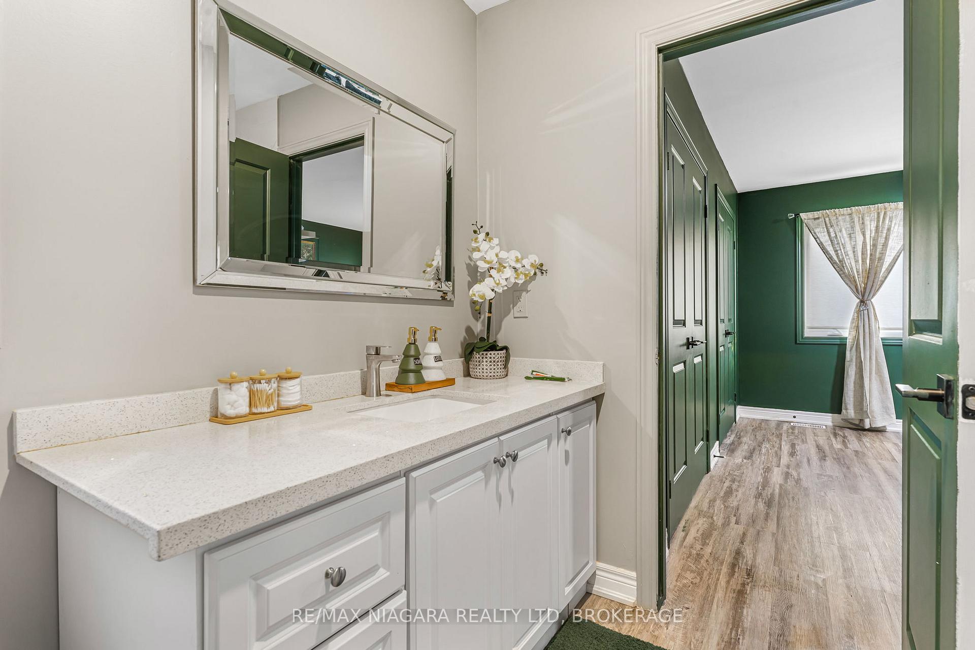 Photo 32 of Unit 2 UPPER, 8196 Mcleod Road, Niagara Falls, Brown — HOMEH