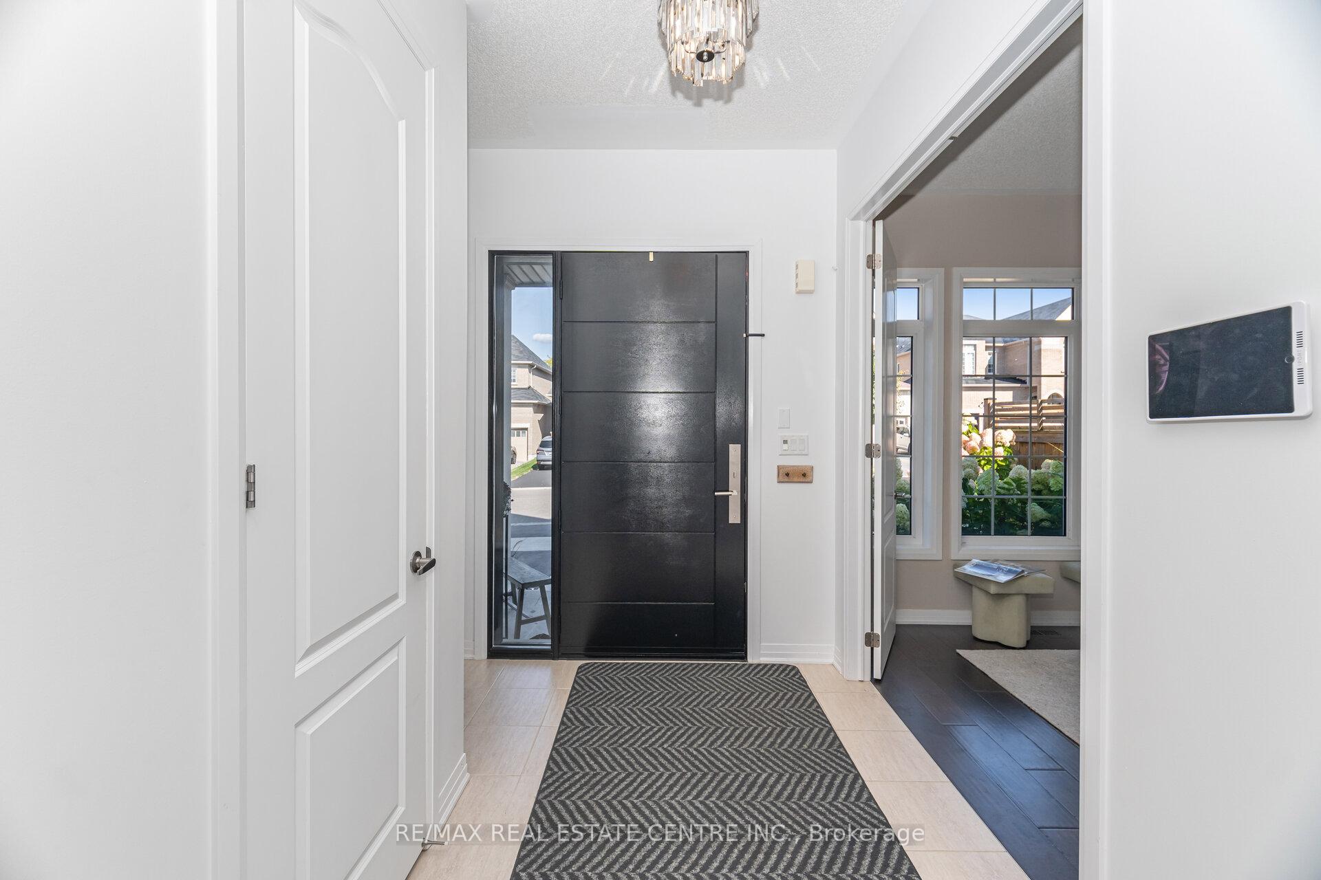 Photo 4 of 61 Drew Brown Boulevard, Orangeville — HOMEH