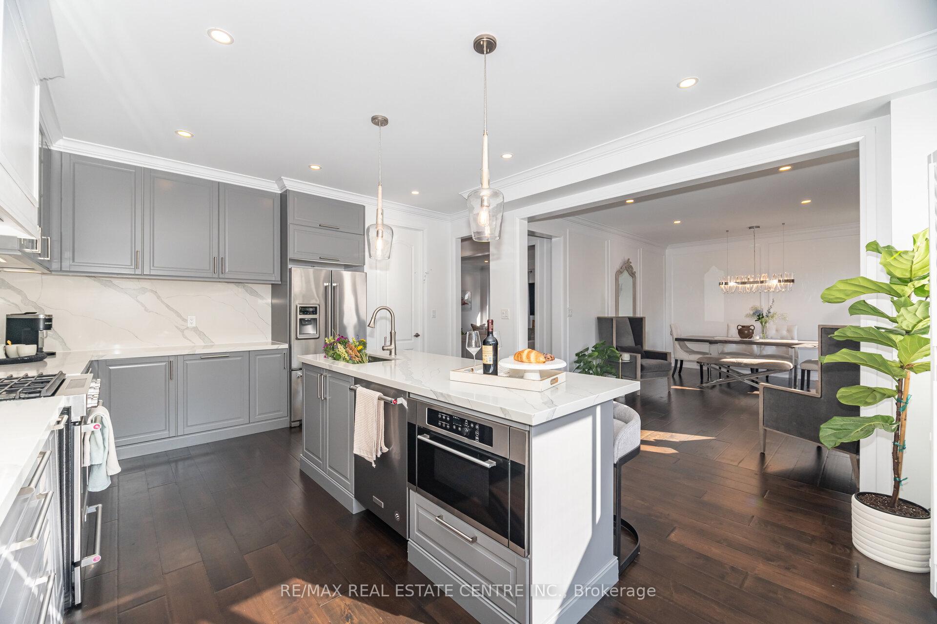 Photo 15 of 61 Drew Brown Boulevard, Orangeville — HOMEH