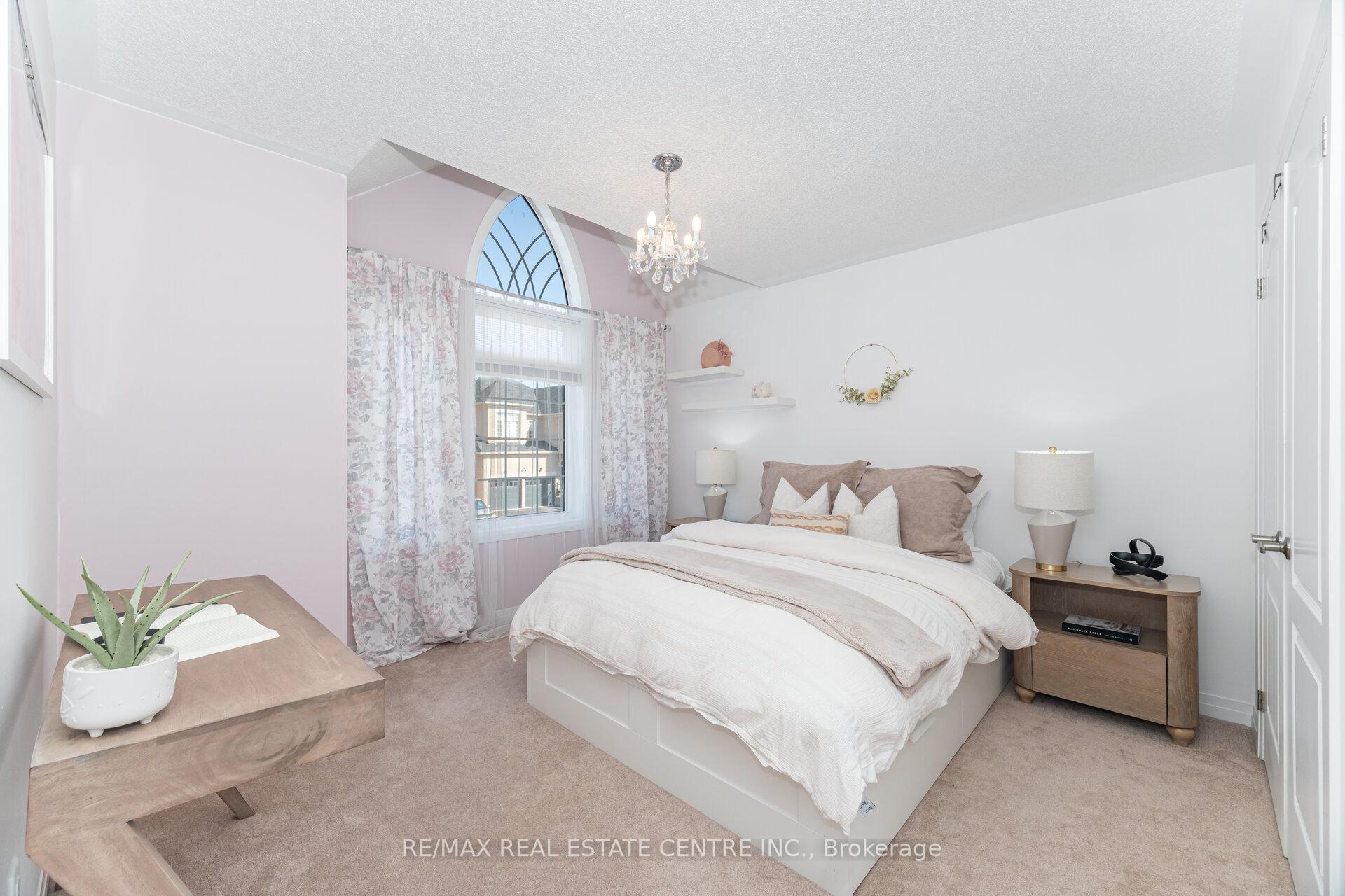 Photo 39 of 61 Drew Brown Boulevard, Orangeville — HOMEH