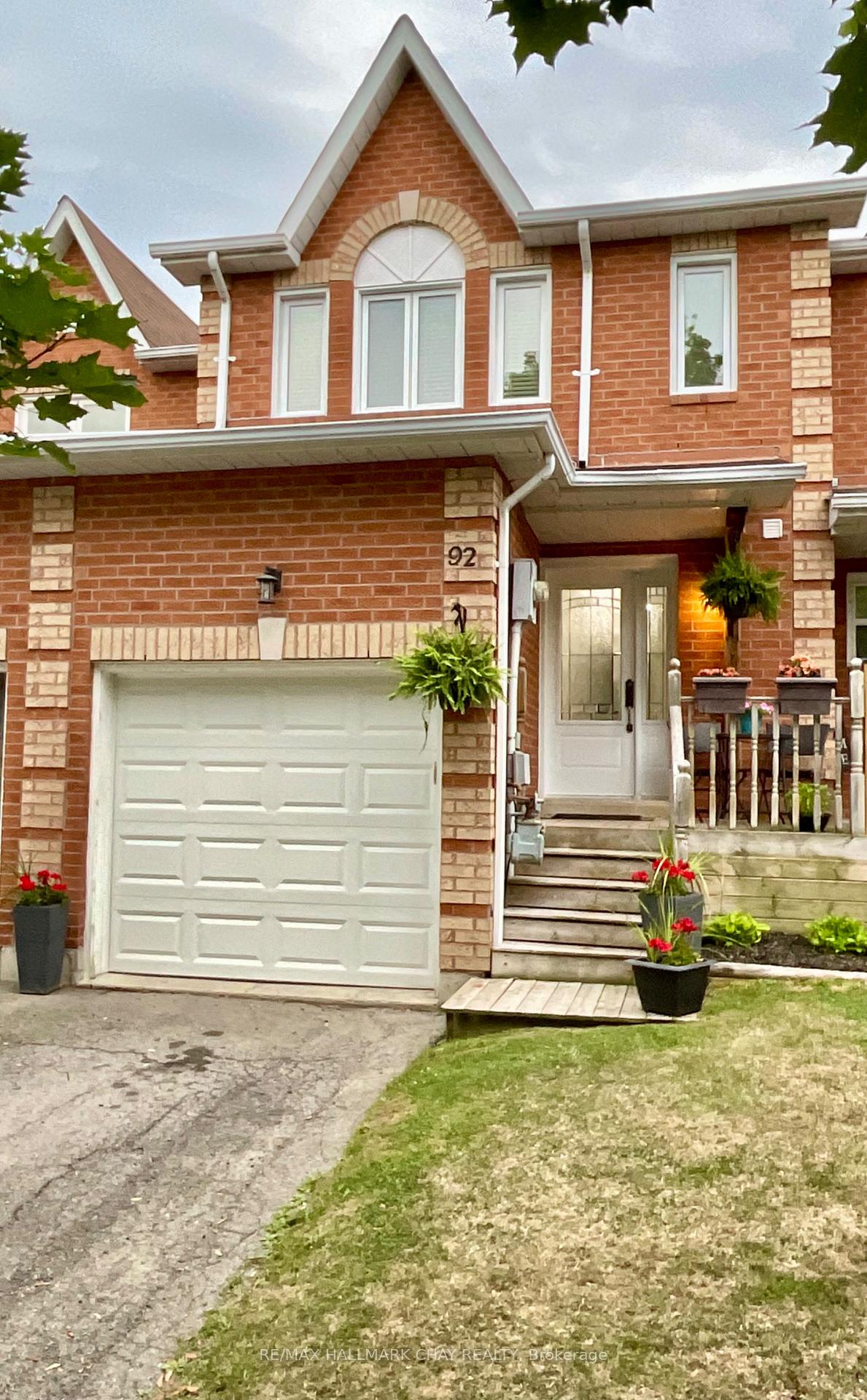 Photo 1 of 92 Potter Crescent, New Tecumseth, Tottenham — HOMEH
