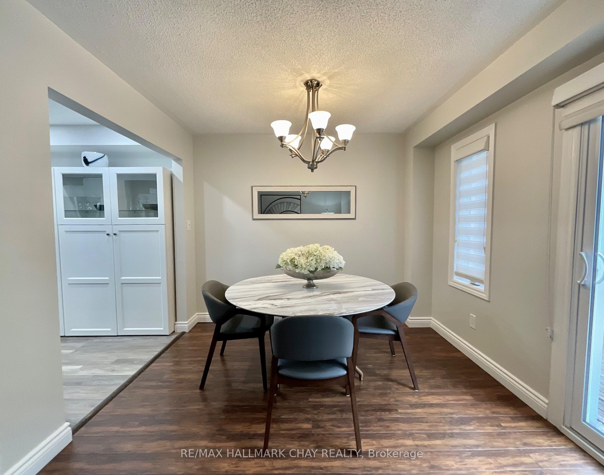 Photo 10 of 92 Potter Crescent, New Tecumseth, Tottenham — HOMEH