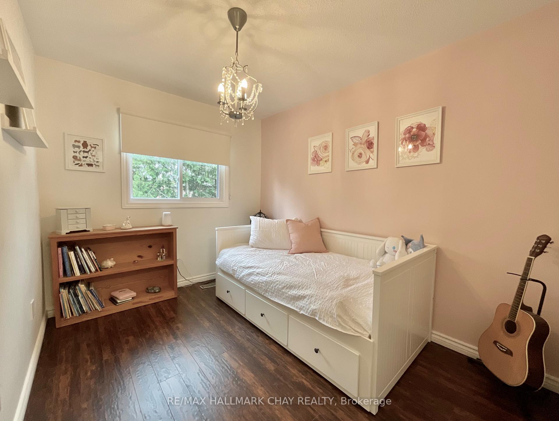 Photo 25 of 92 Potter Crescent, New Tecumseth, Tottenham — HOMEH