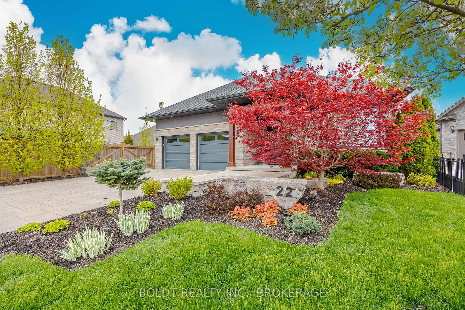 Photo 2 of 22 Joyce Crescent, Pelham, Fonthill — HOMEH