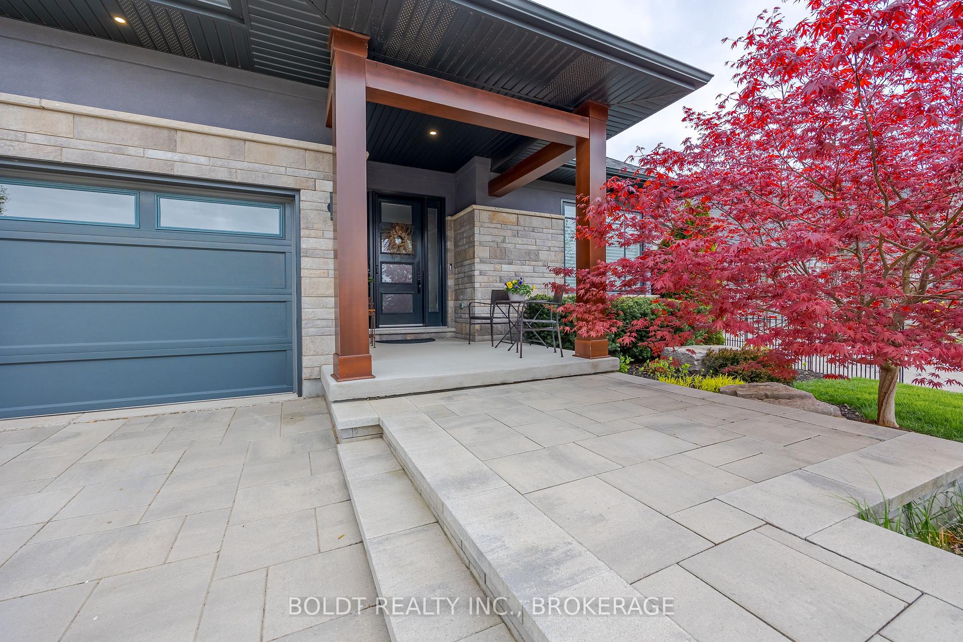 Photo 3 of 22 Joyce Crescent, Pelham, Fonthill — HOMEH