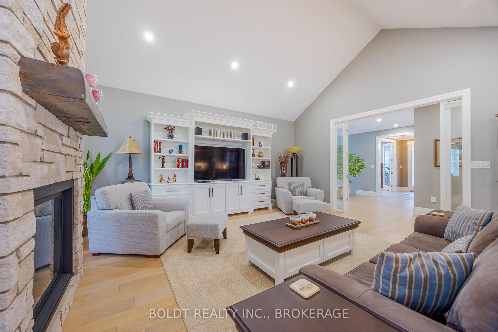 Photo 8 of 22 Joyce Crescent, Pelham, Fonthill — HOMEH