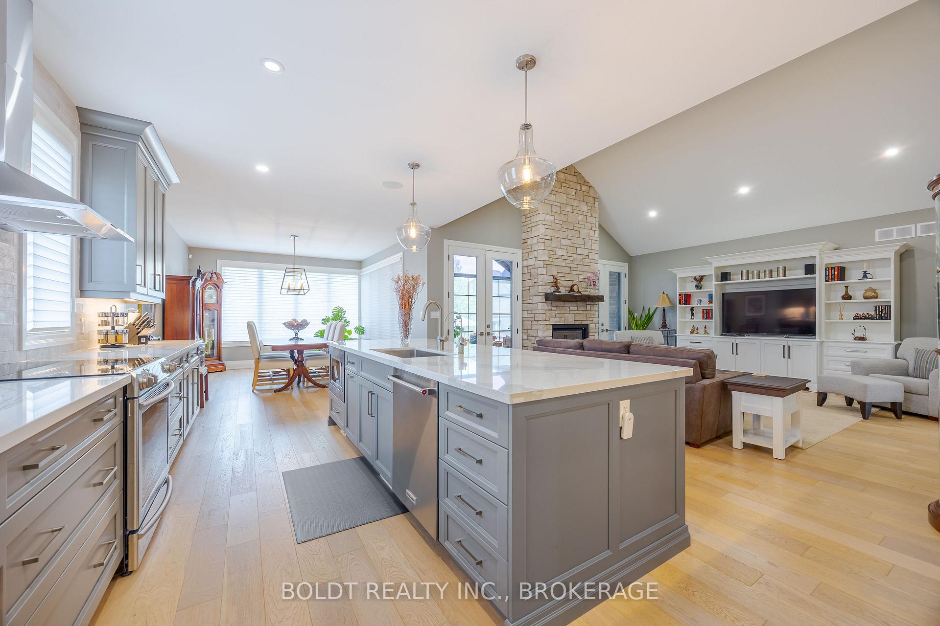 Photo 9 of 22 Joyce Crescent, Pelham, Fonthill — HOMEH