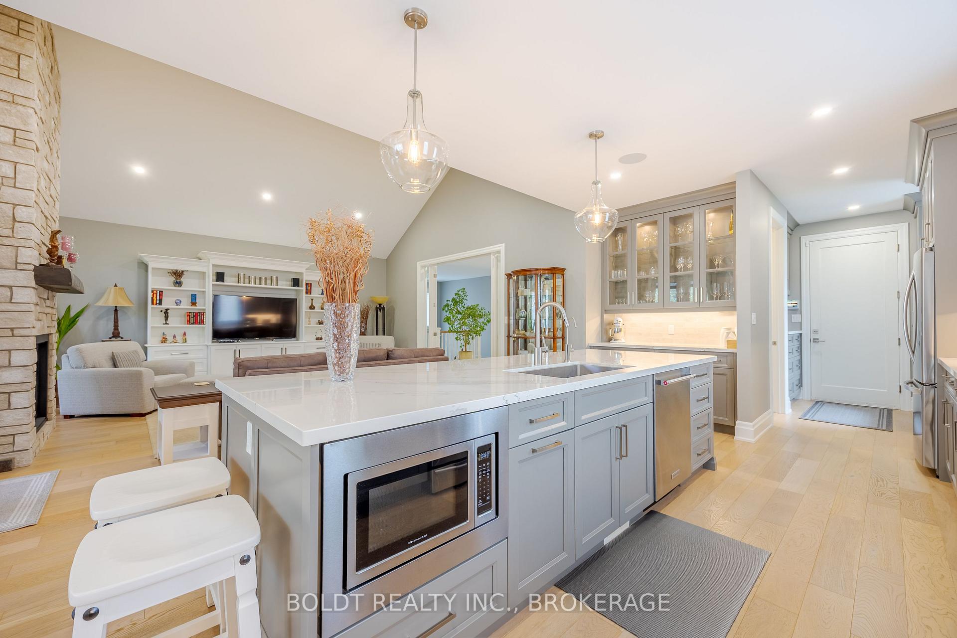 Photo 10 of 22 Joyce Crescent, Pelham, Fonthill — HOMEH