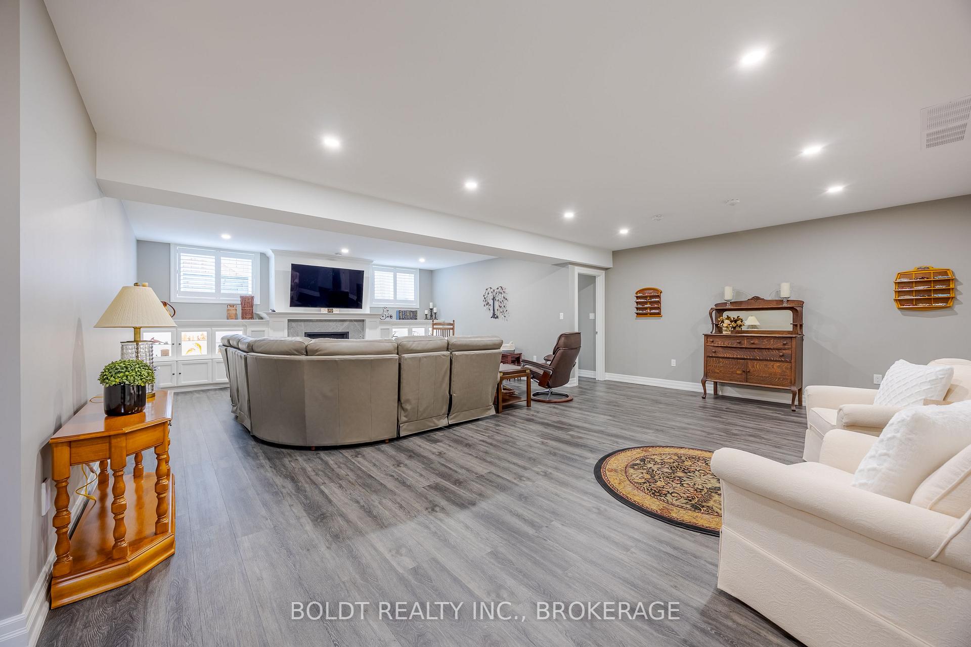 Photo 21 of 22 Joyce Crescent, Pelham, Fonthill — HOMEH